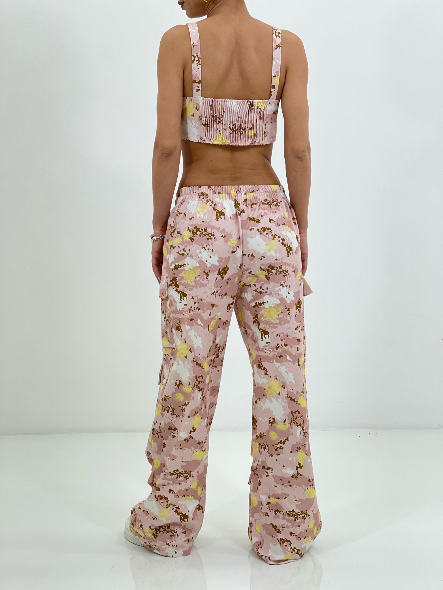 COORDINATO TOP E PANTALONE CARGO NEW SS25