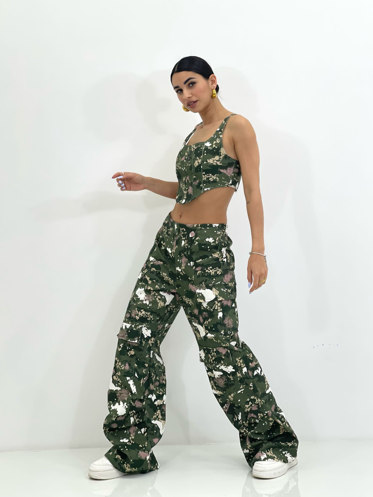 COORDINATO TOP E PANTALONE CARGO NEW SS25