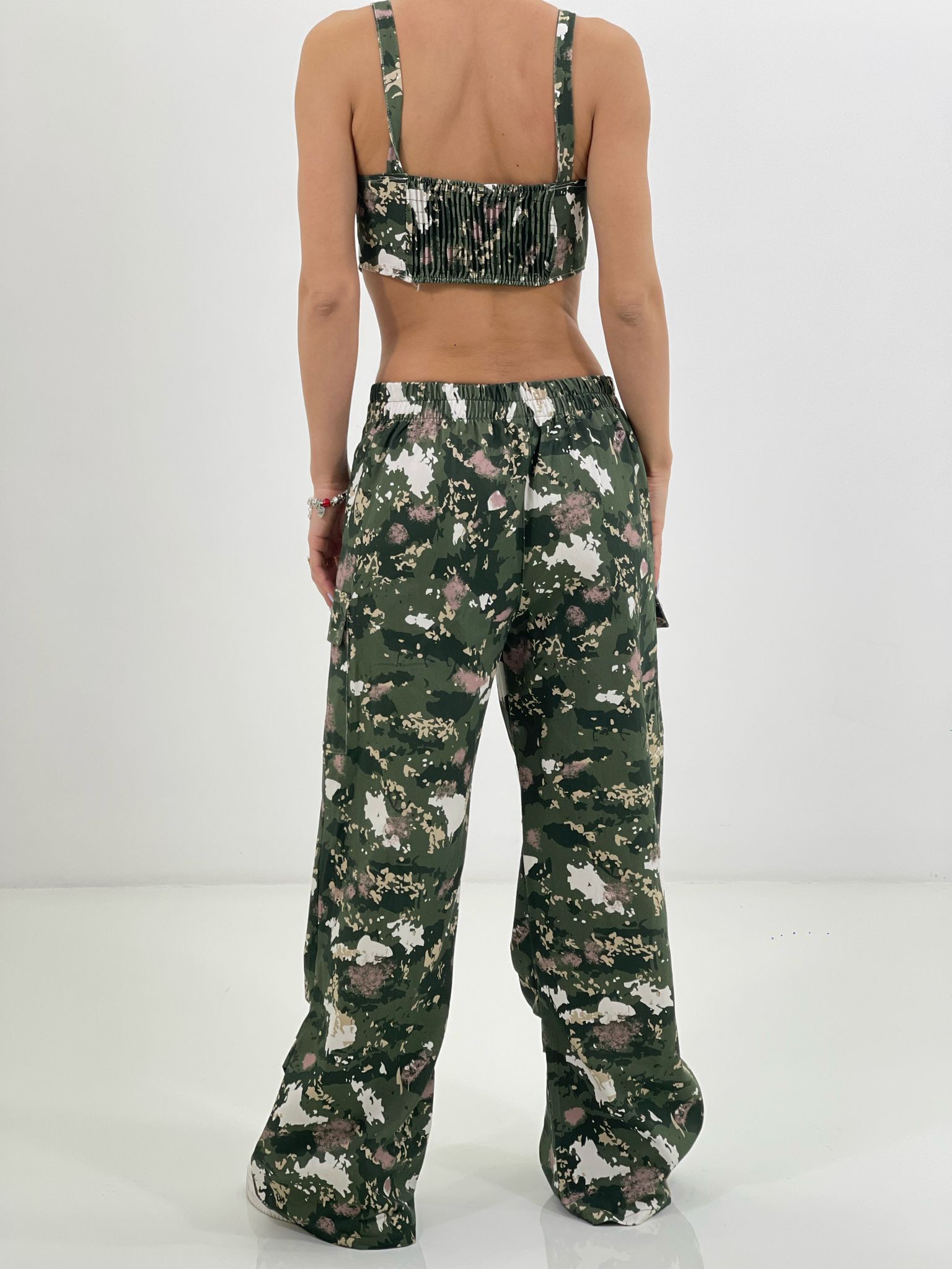 COORDINATO TOP E PANTALONE CARGO NEW SS25