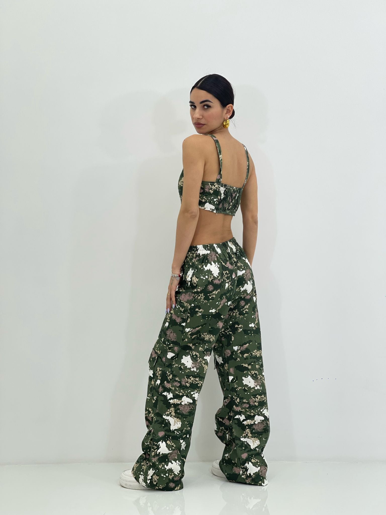 COORDINATO TOP E PANTALONE CARGO NEW SS25