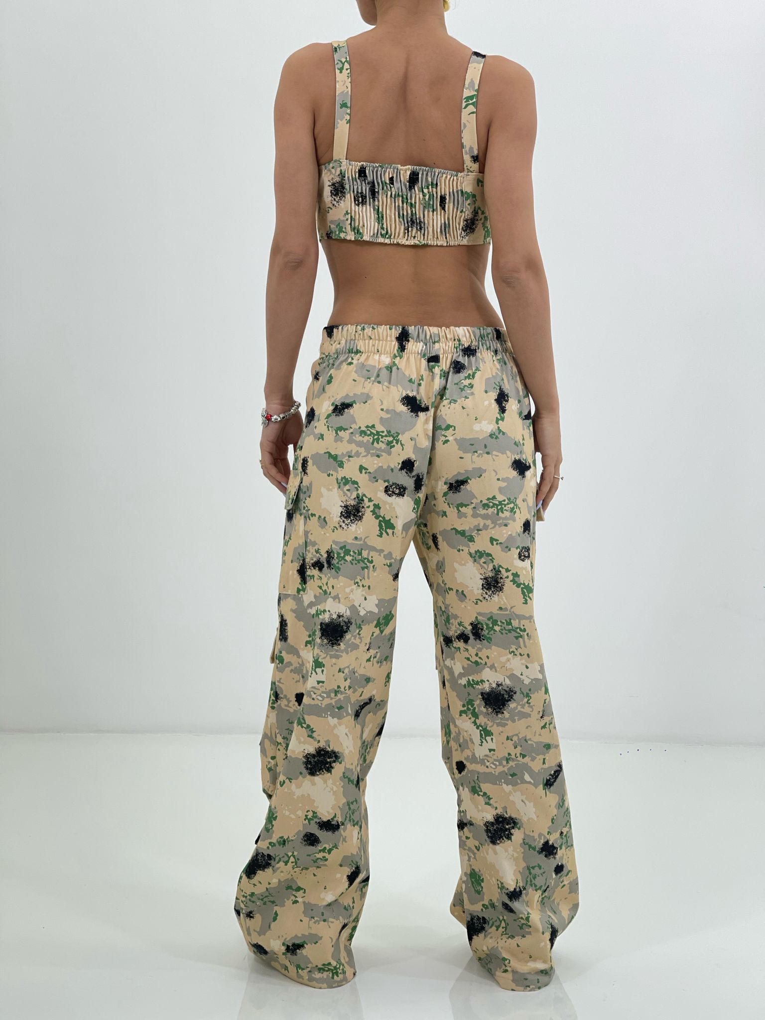 COORDINATO TOP E PANTALONE CARGO NEW SS25