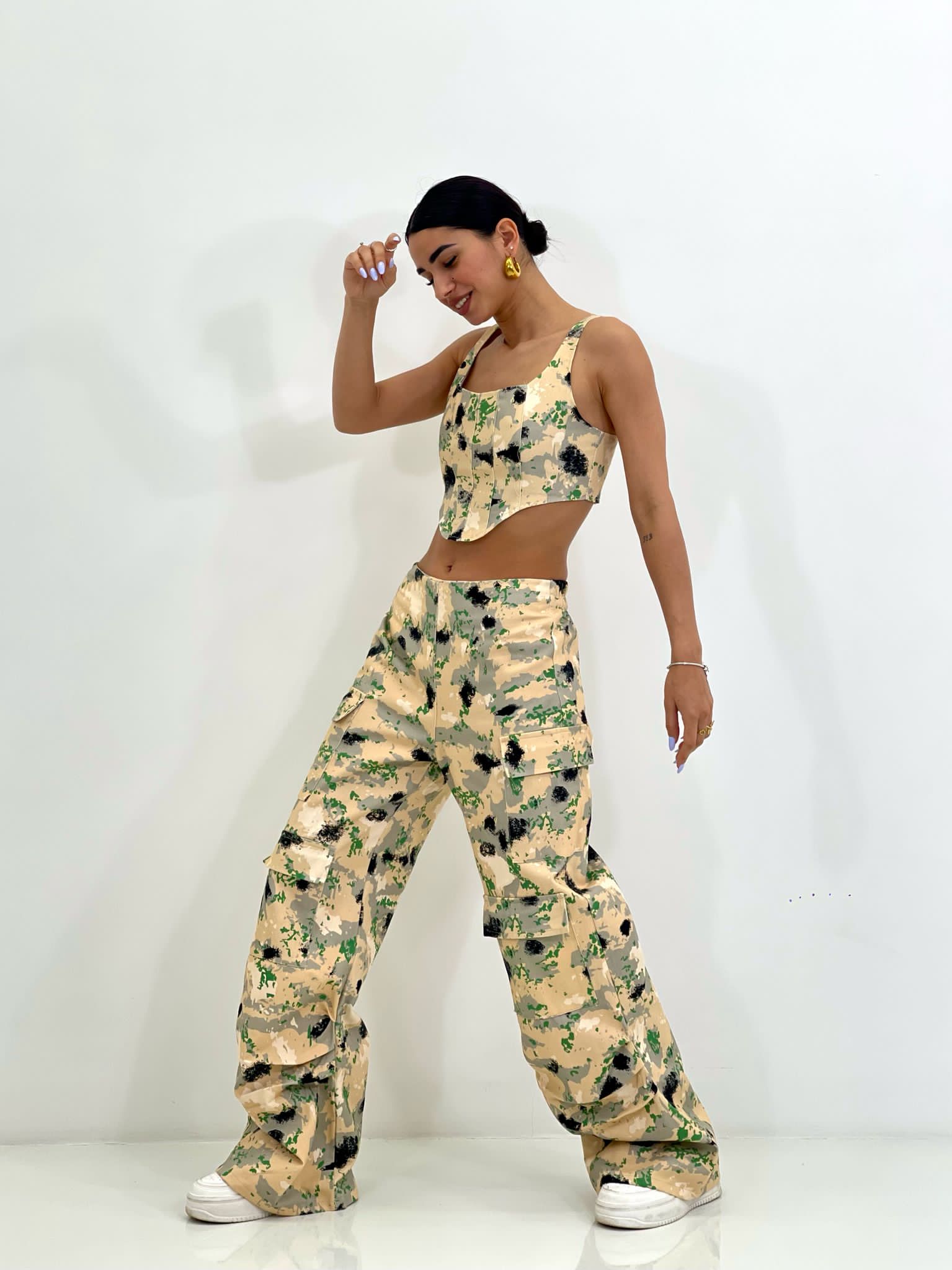 COORDINATO TOP E PANTALONE CARGO NEW SS25