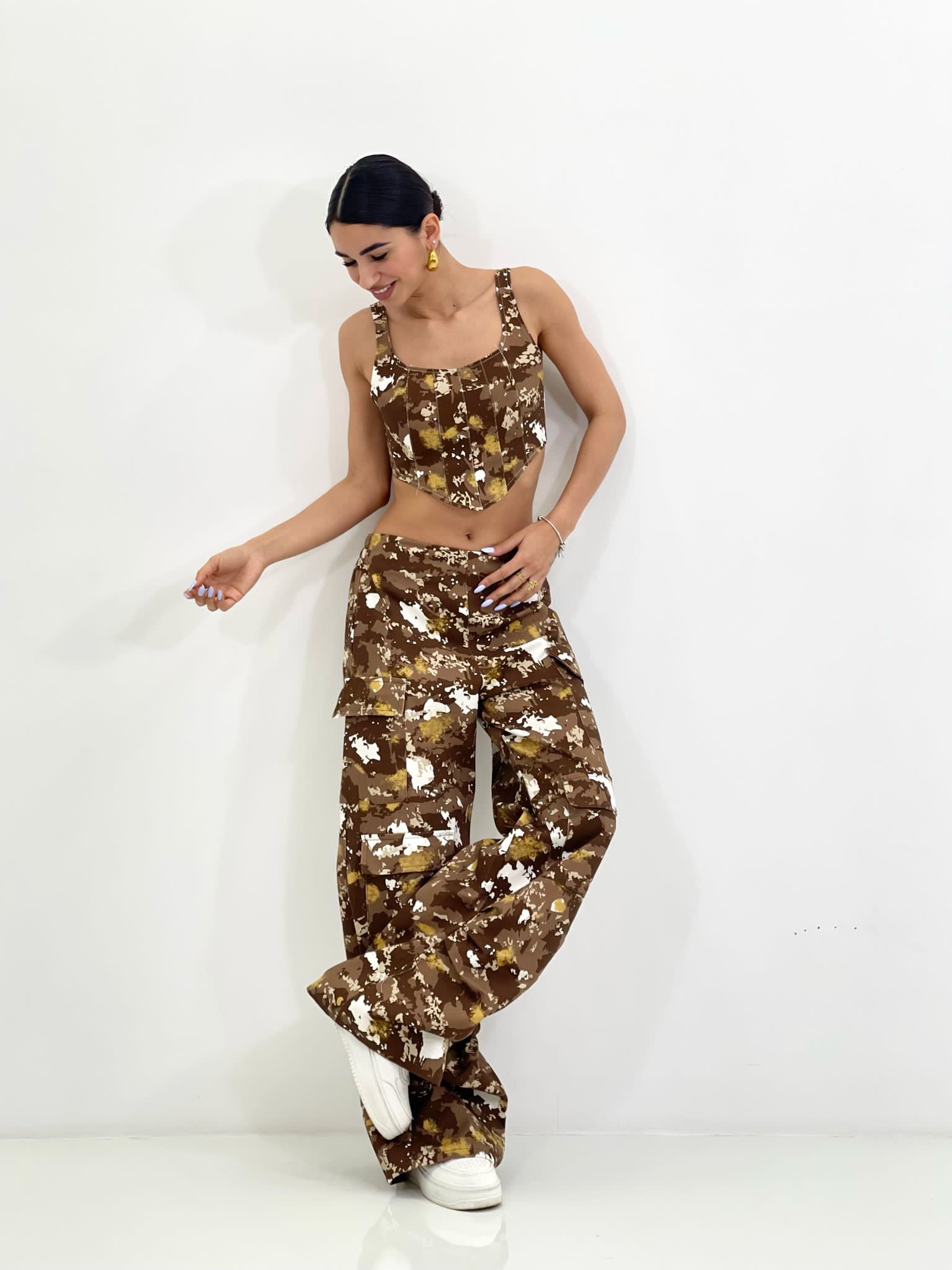 105516-COORDINATO-TOP-E-PANTALONE-CARGO-NEW-SS25-COORDINATO-TOP-E-PANTALONE-CARGO-NEW-SS25.jpg