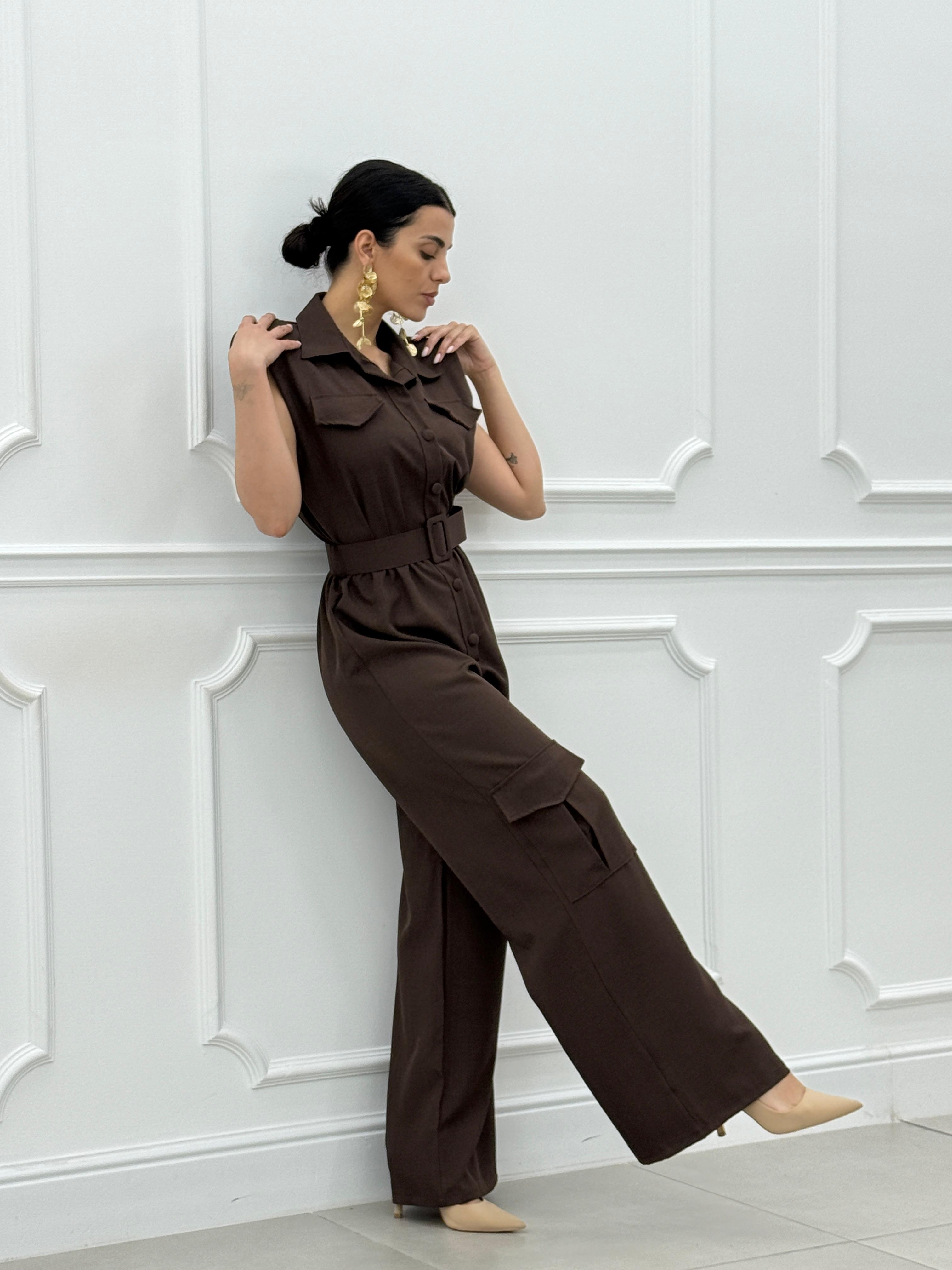 TUTA CON TASCONI E CINTURA NEW SS25