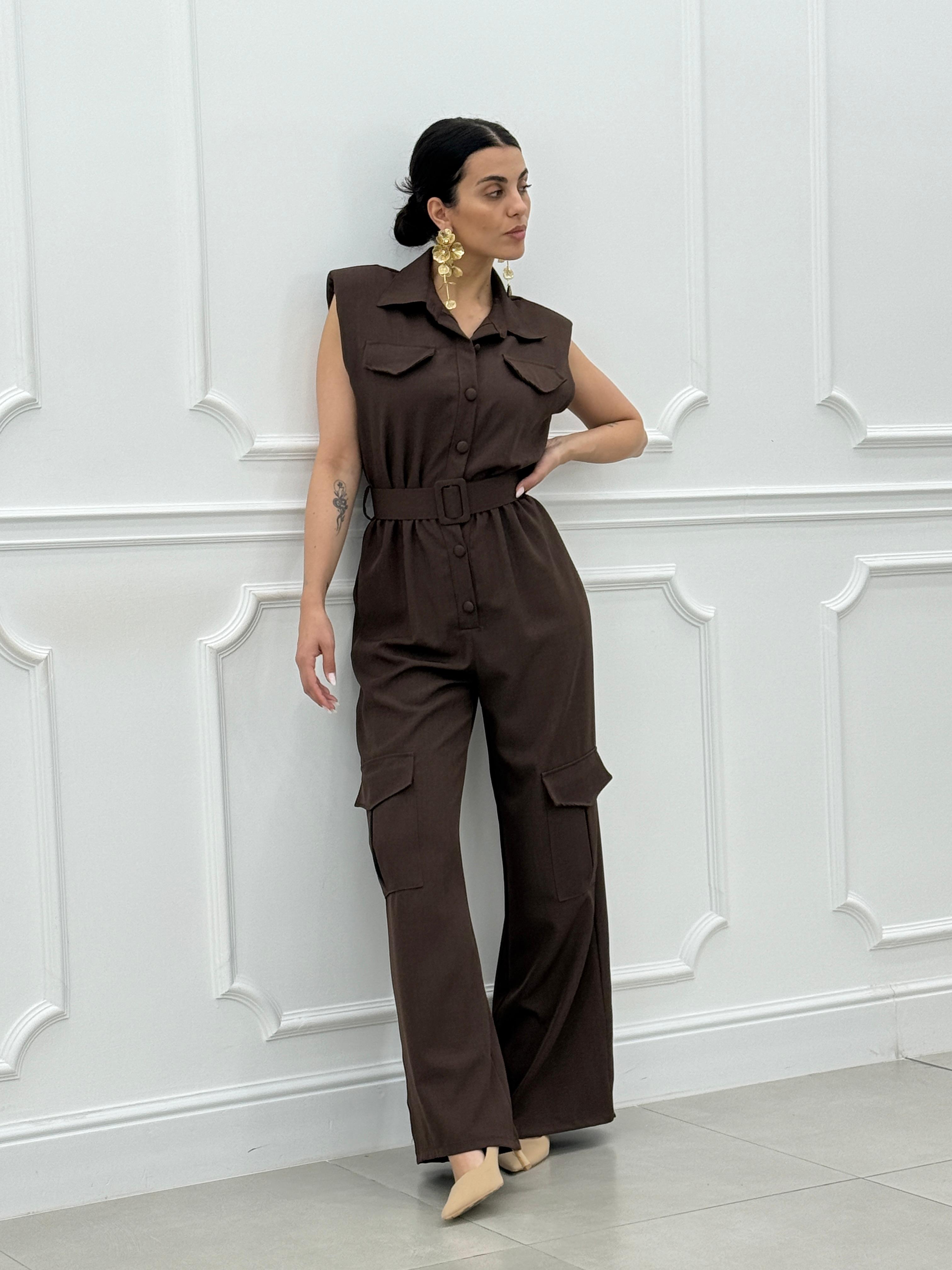 TUTA CON TASCONI E CINTURA NEW SS25