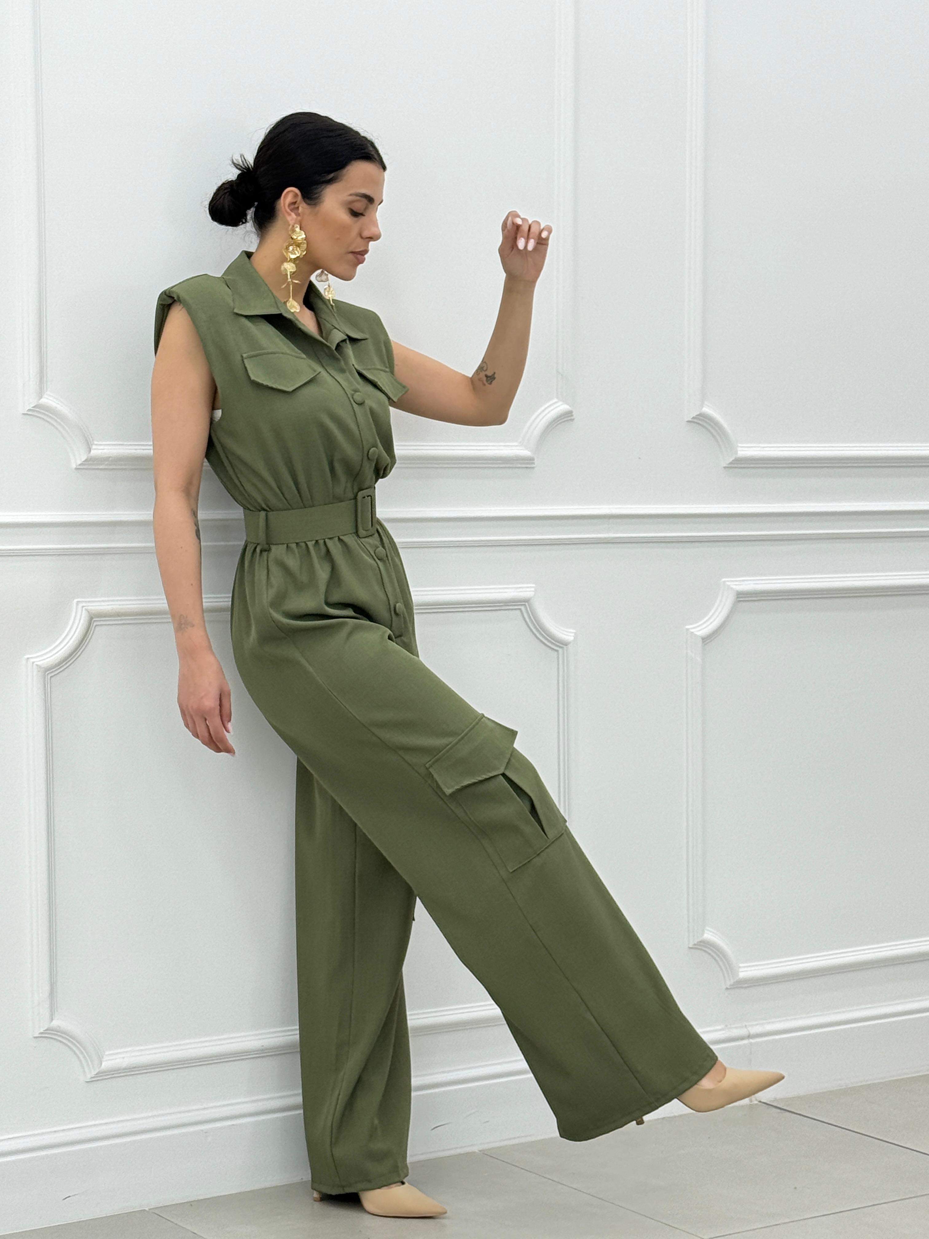 TUTA CON TASCONI E CINTURA NEW SS25