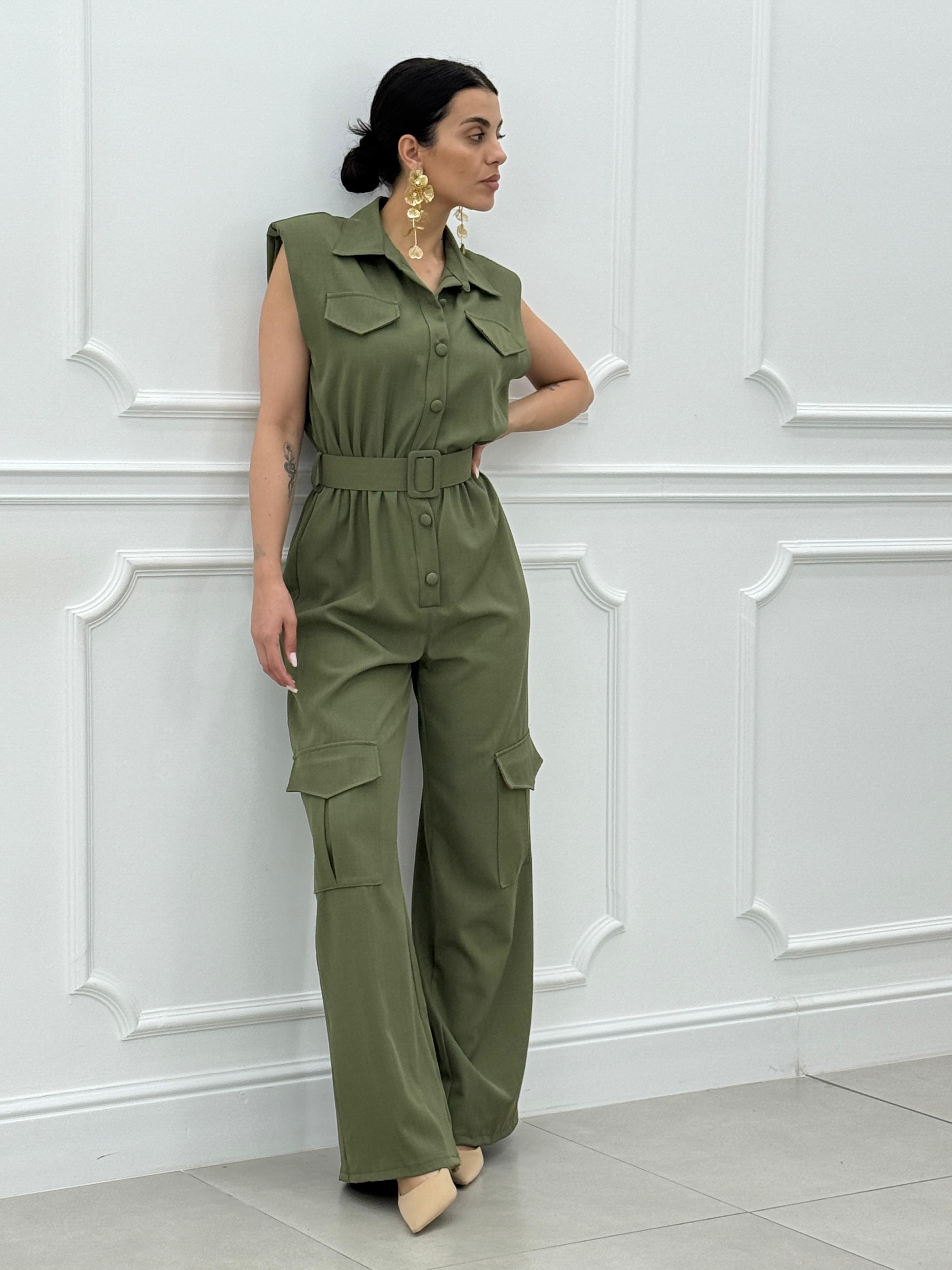 TUTA CON TASCONI E CINTURA NEW SS25