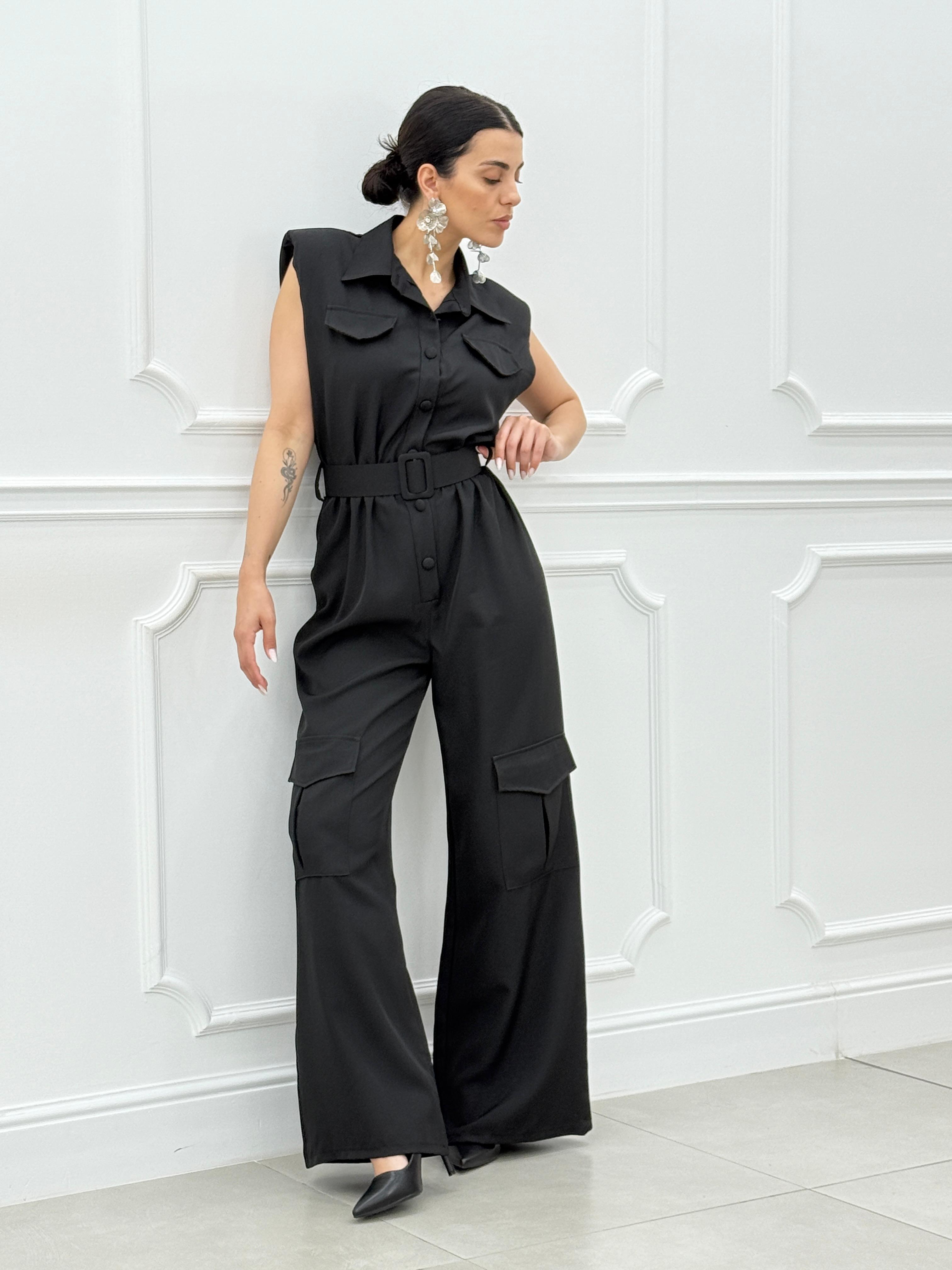 TUTA CON TASCONI E CINTURA NEW SS25