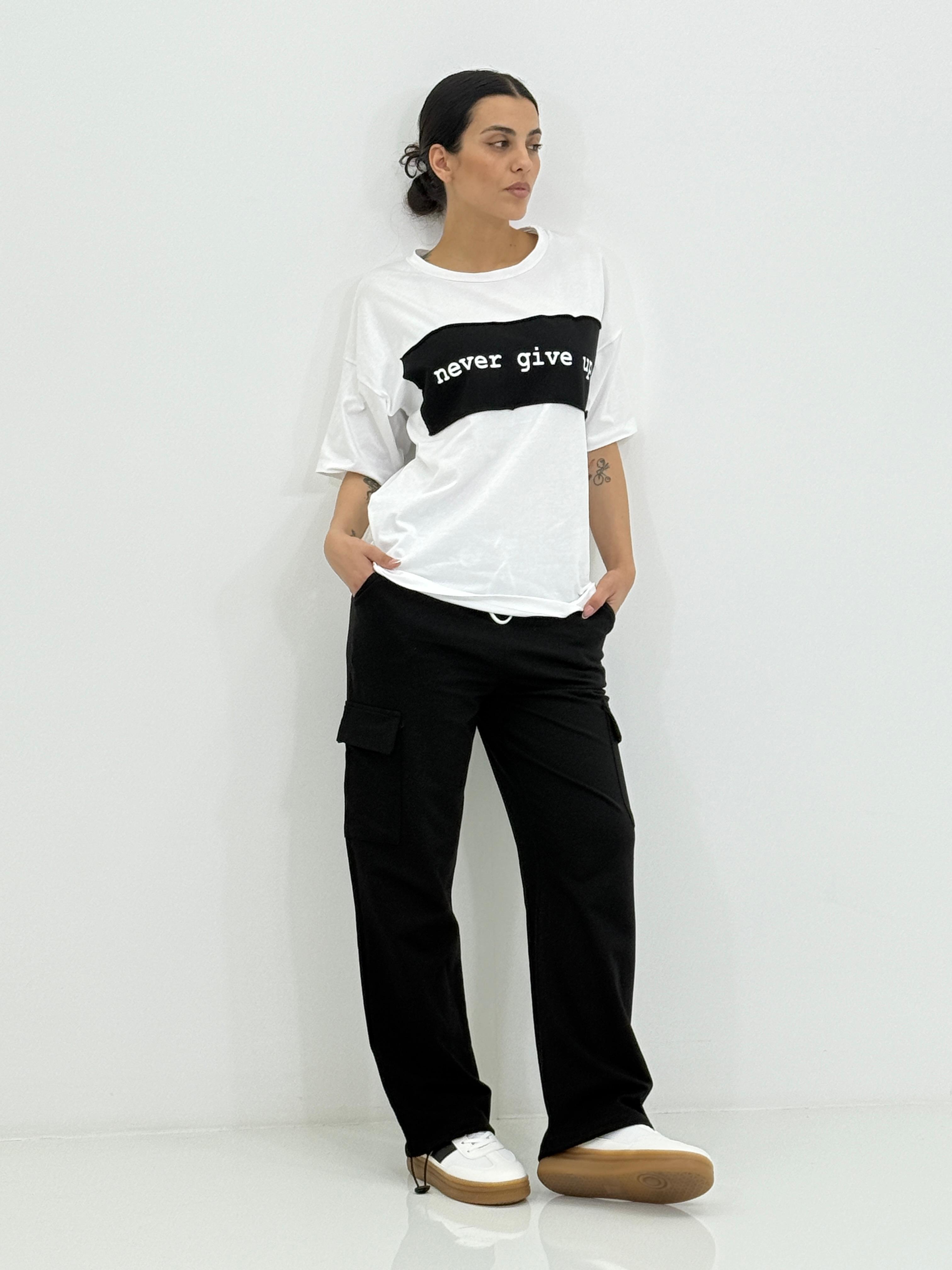 COMPLETO T-SHIRT E PANTALONE CARGO NEW SS25