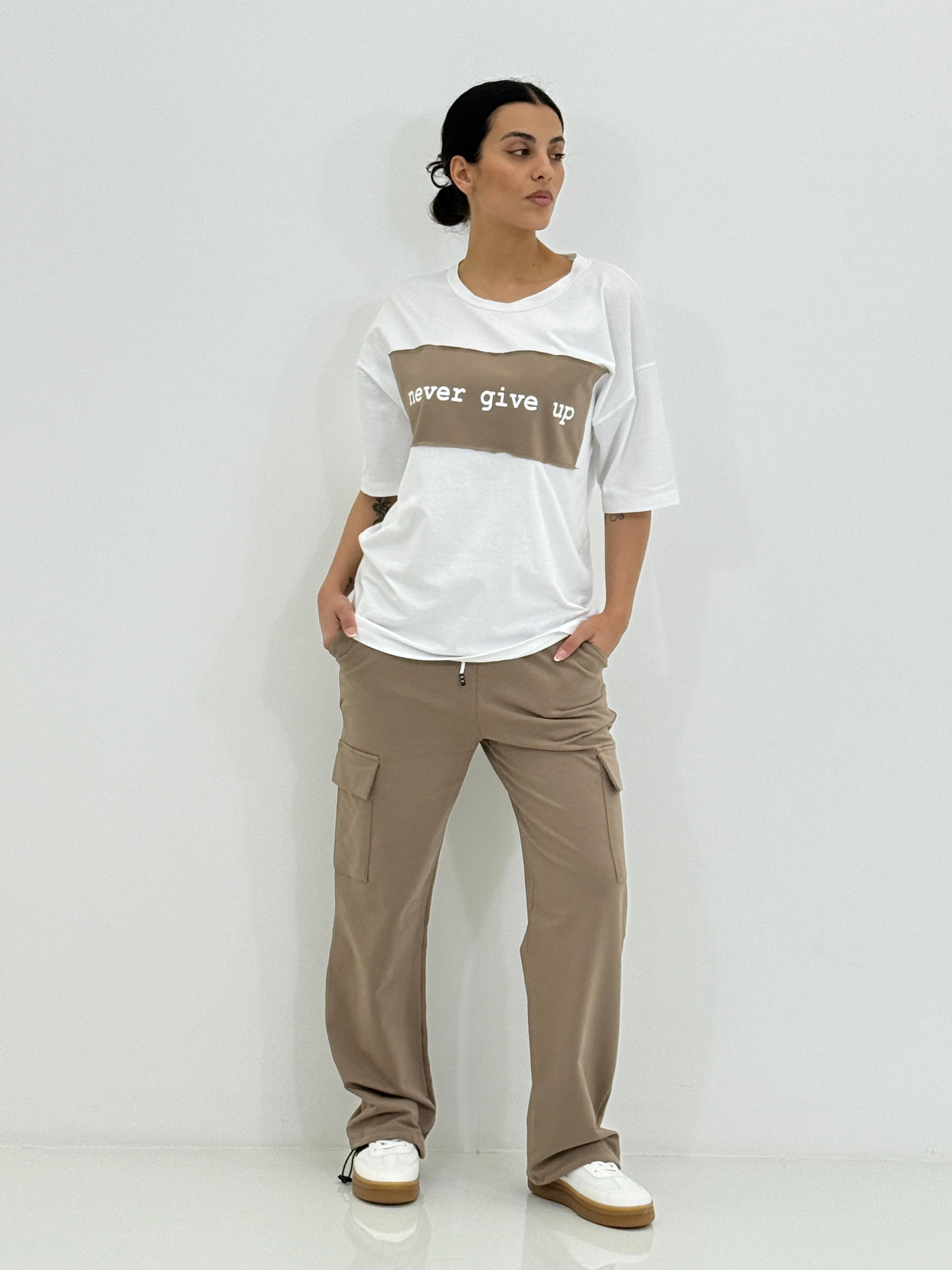 COMPLETO T-SHIRT E PANTALONE CARGO NEW SS25