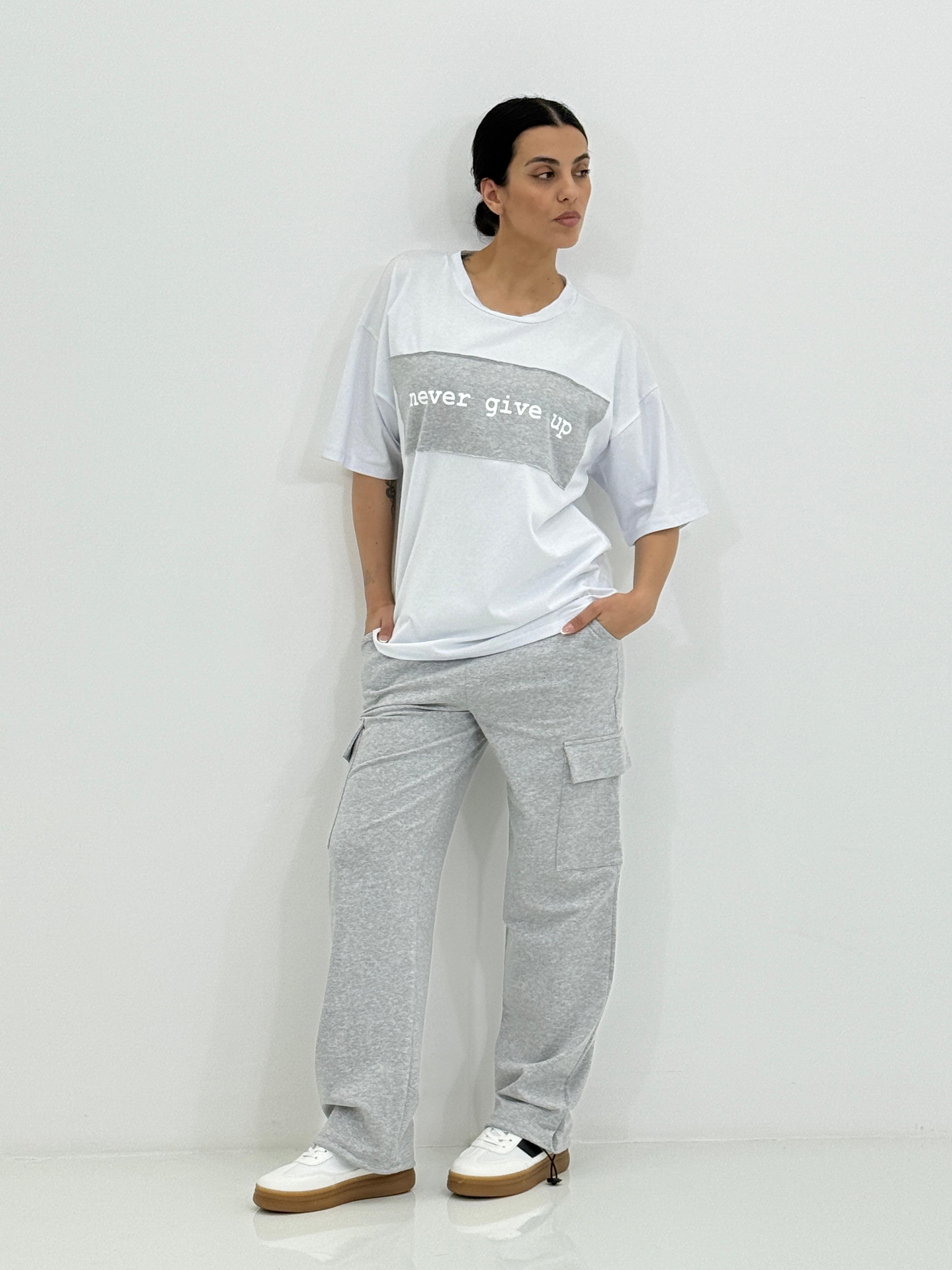COMPLETO T-SHIRT E PANTALONE CARGO NEW SS25