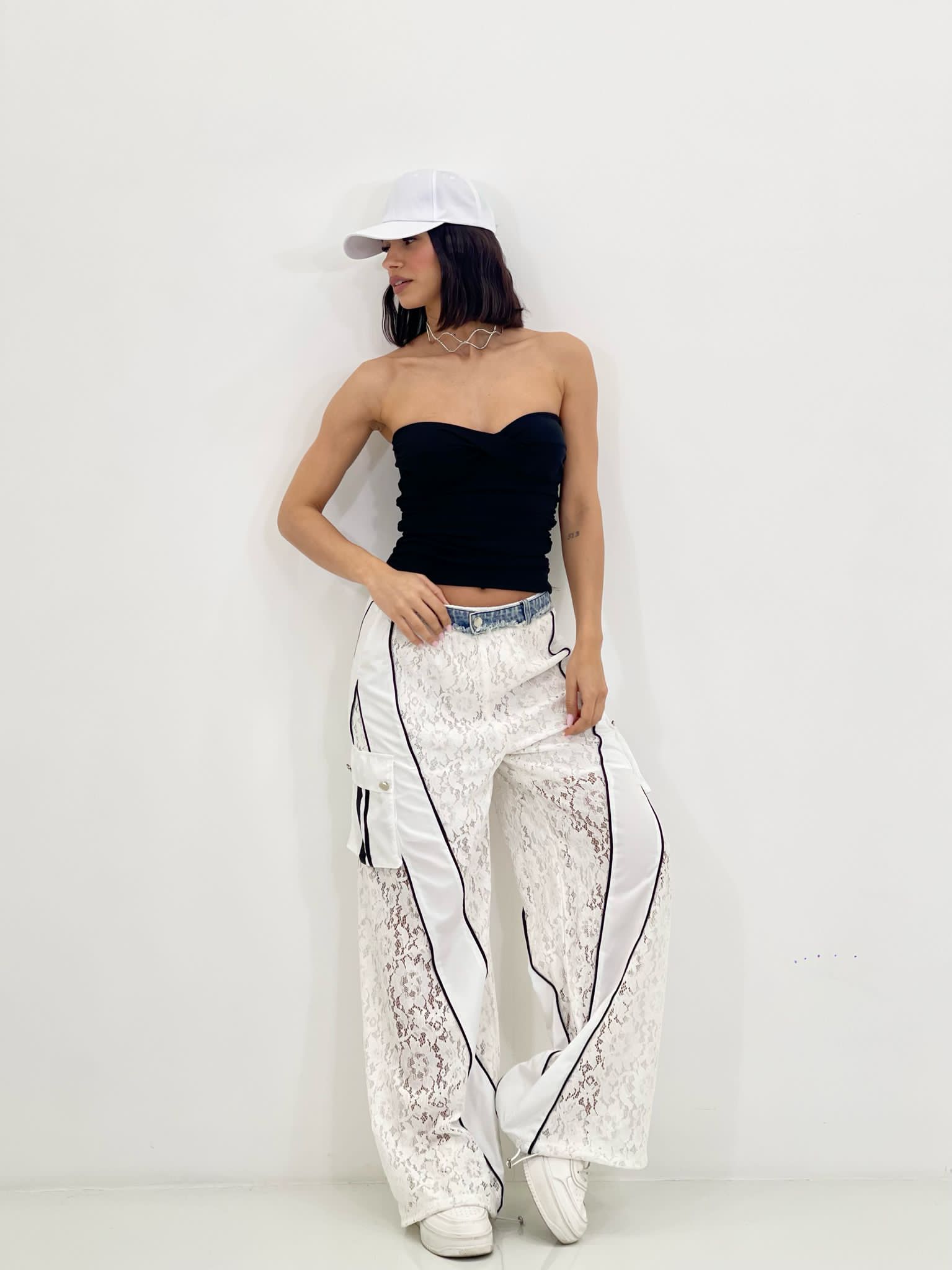 106651-PANTALONE-IN-PIZZO-CON-TASCONI-NEW-SS25-PANTALONE-IN-PIZZO-CON-TASCONI-NEW-SS25.jpg