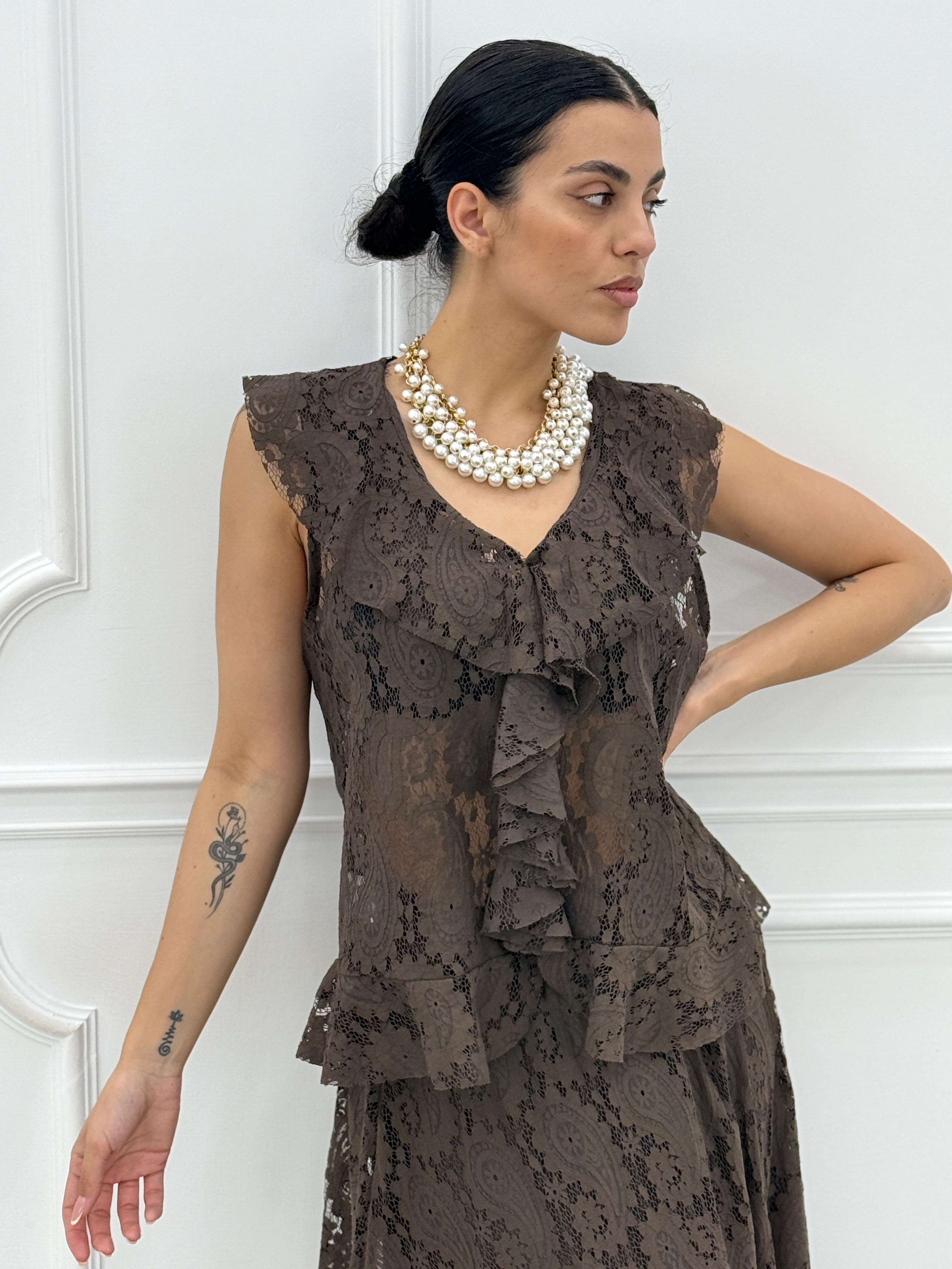 107072-BLUSA-IN-PIZZO-CON-ROUCHE-NEW-SS25-BLUSA-IN-PIZZO-CON-ROUCHE-NEW-SS25.jpg