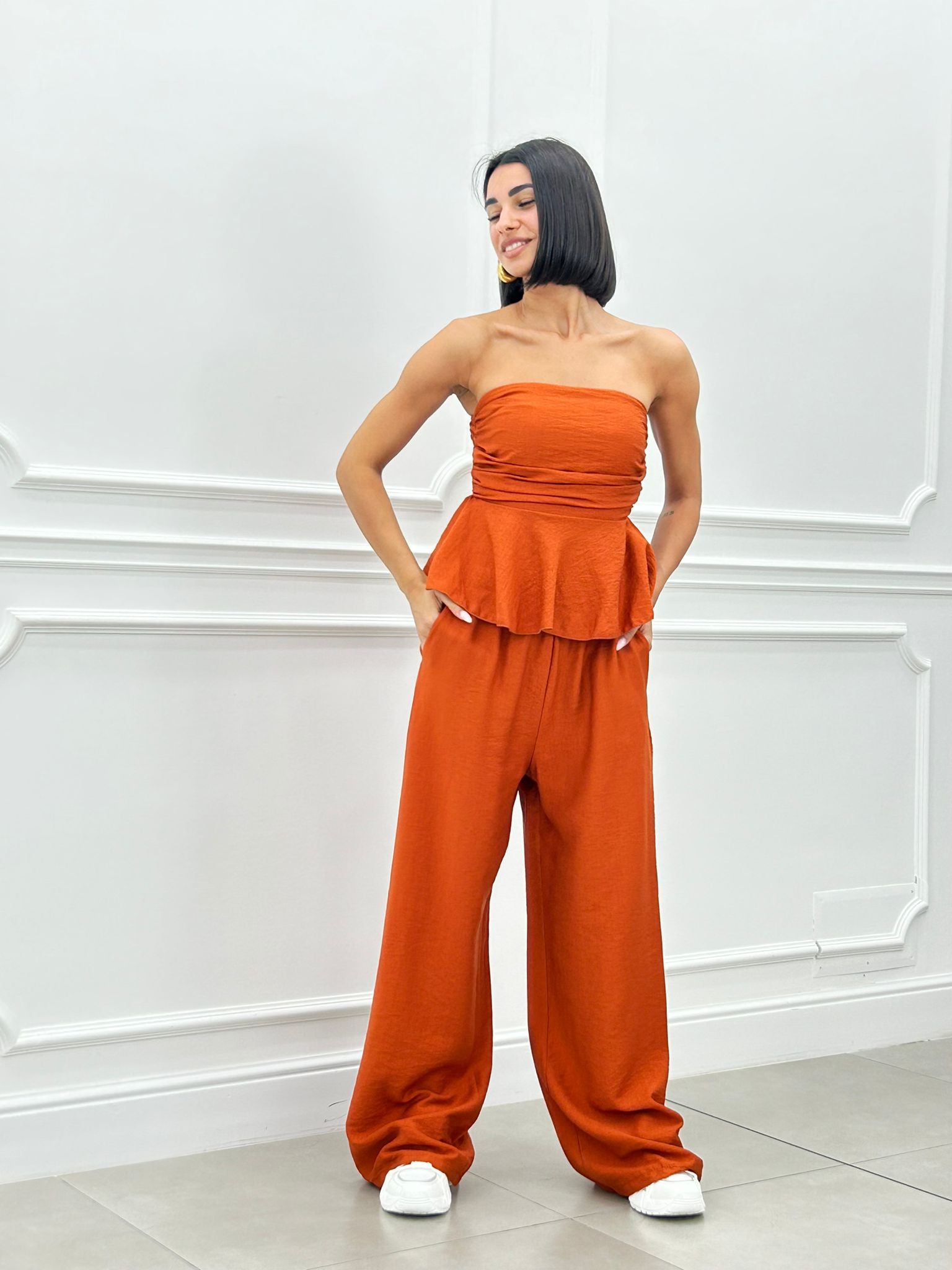 COORDINATO TOP CON BALZE E PANTALONE NEW SS25