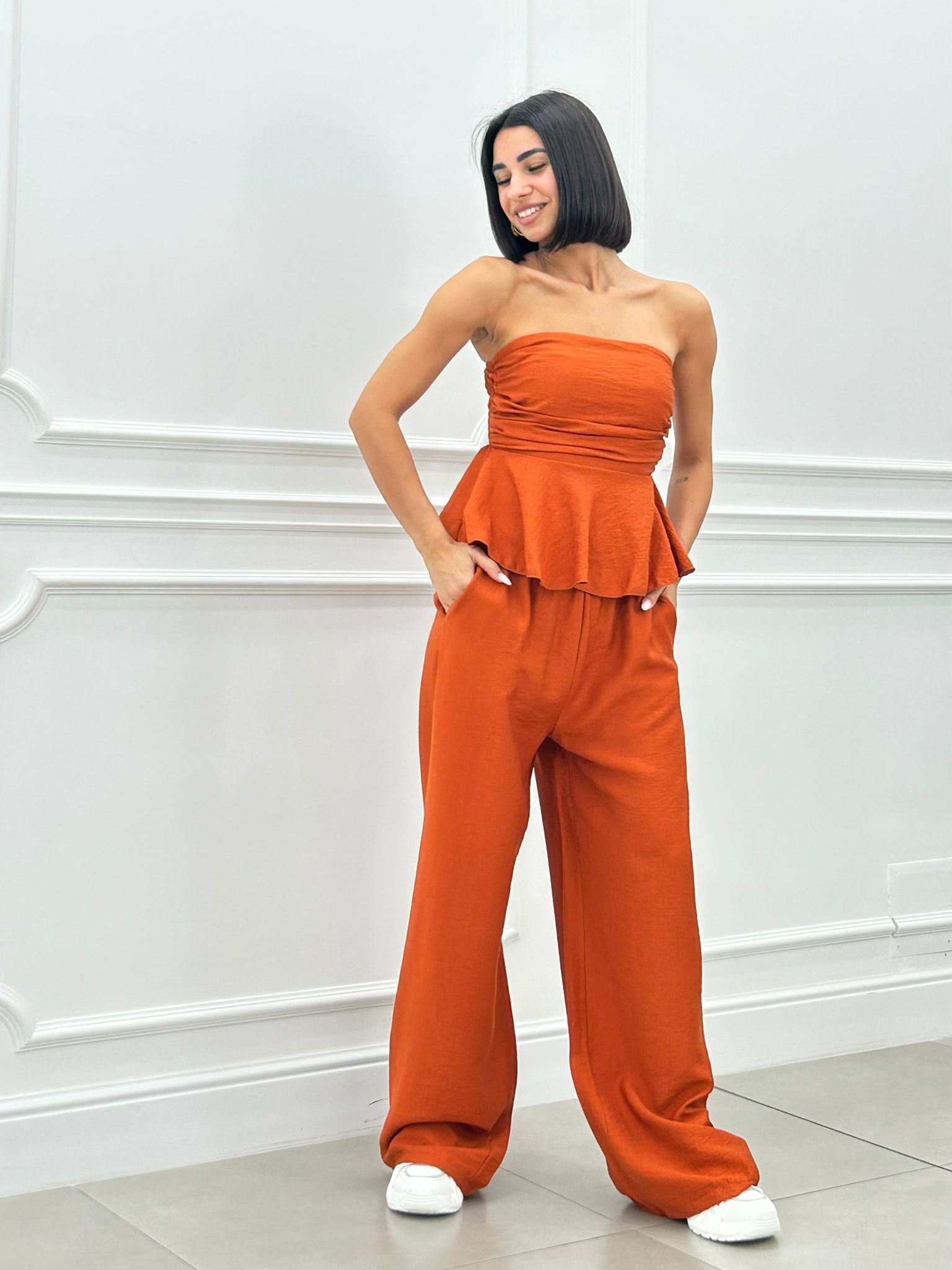 COORDINATO TOP CON BALZE E PANTALONE NEW SS25