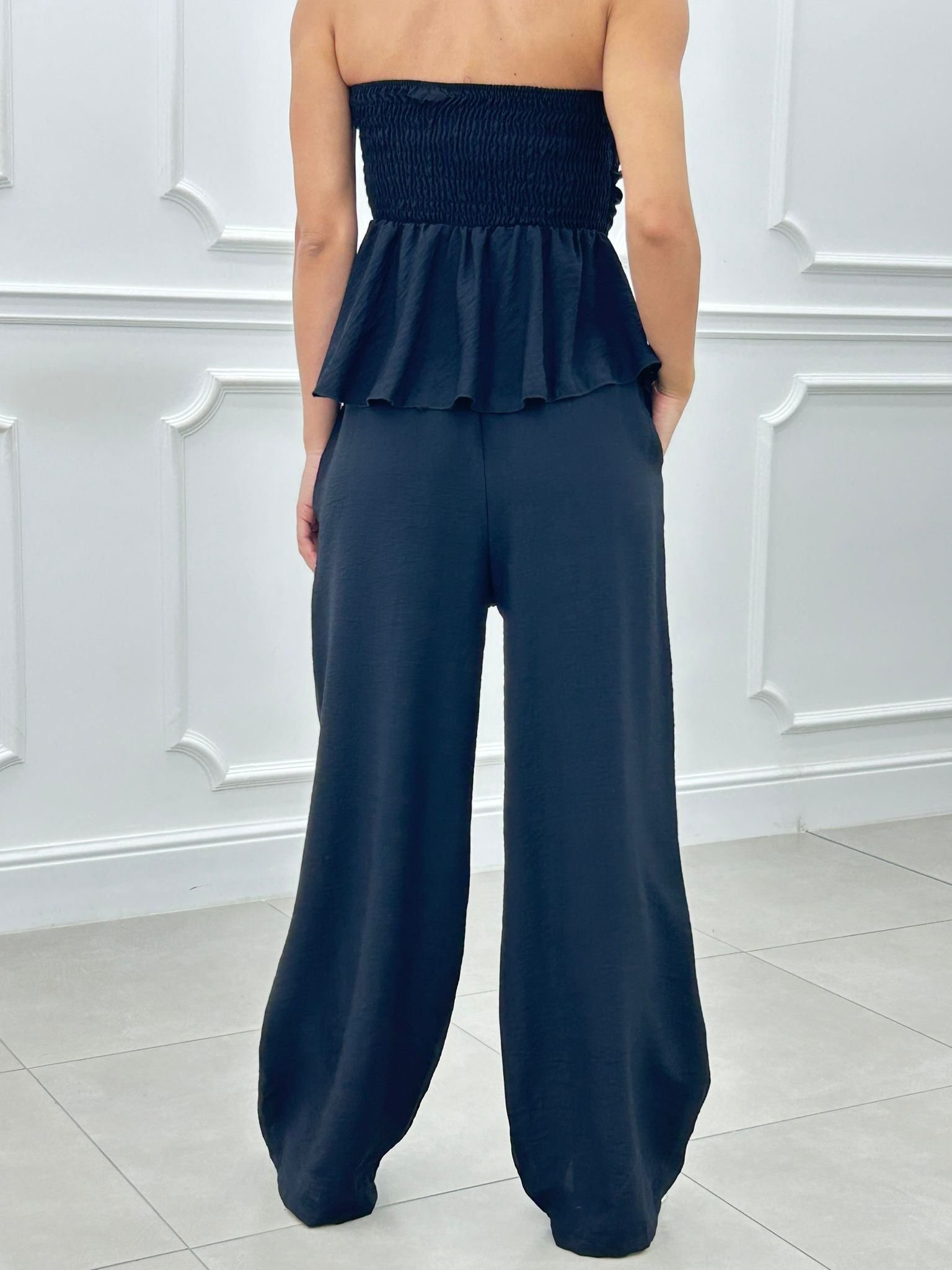 COORDINATO TOP CON BALZE E PANTALONE NEW SS25