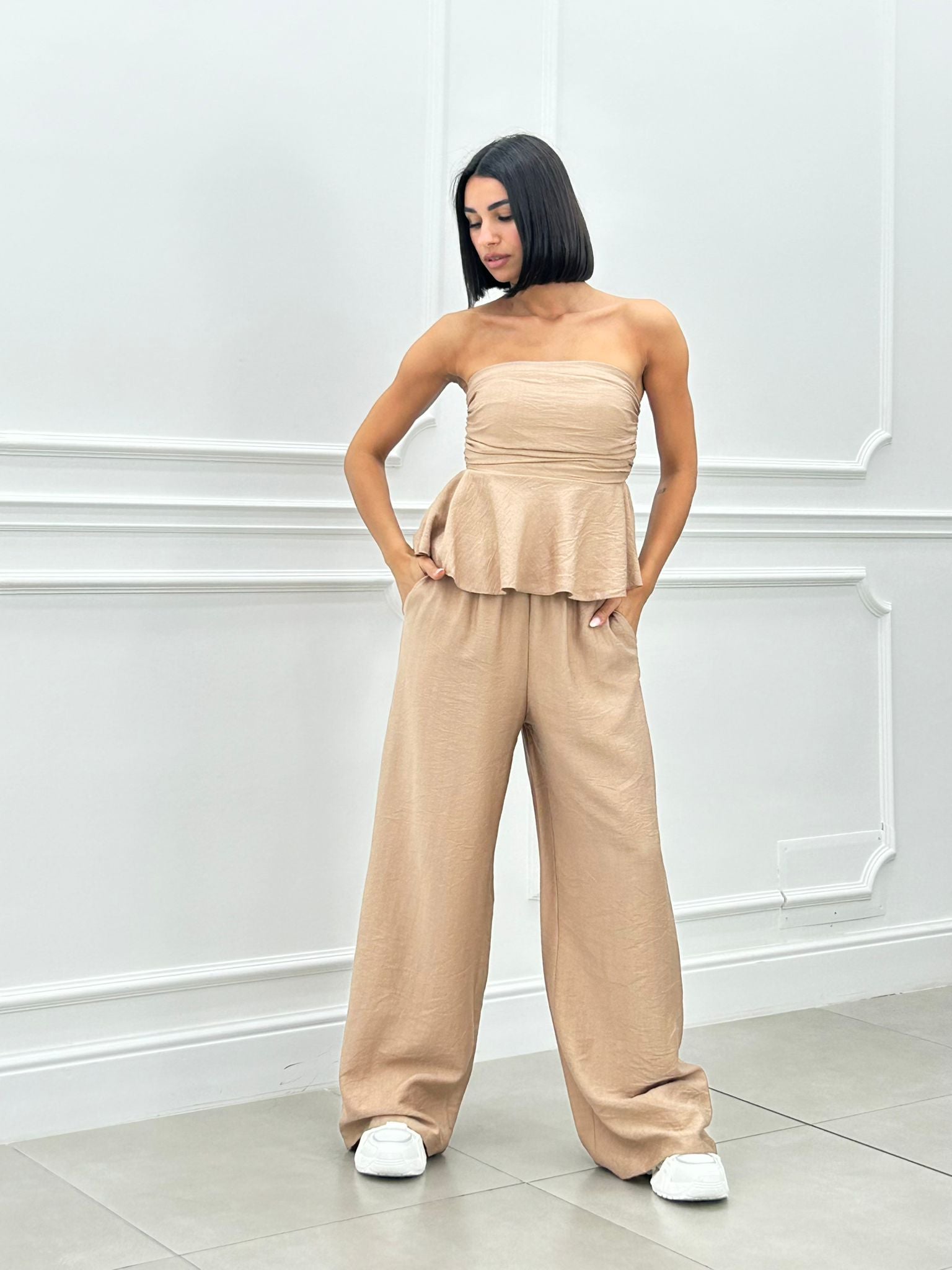 COORDINATO TOP CON BALZE E PANTALONE NEW SS25