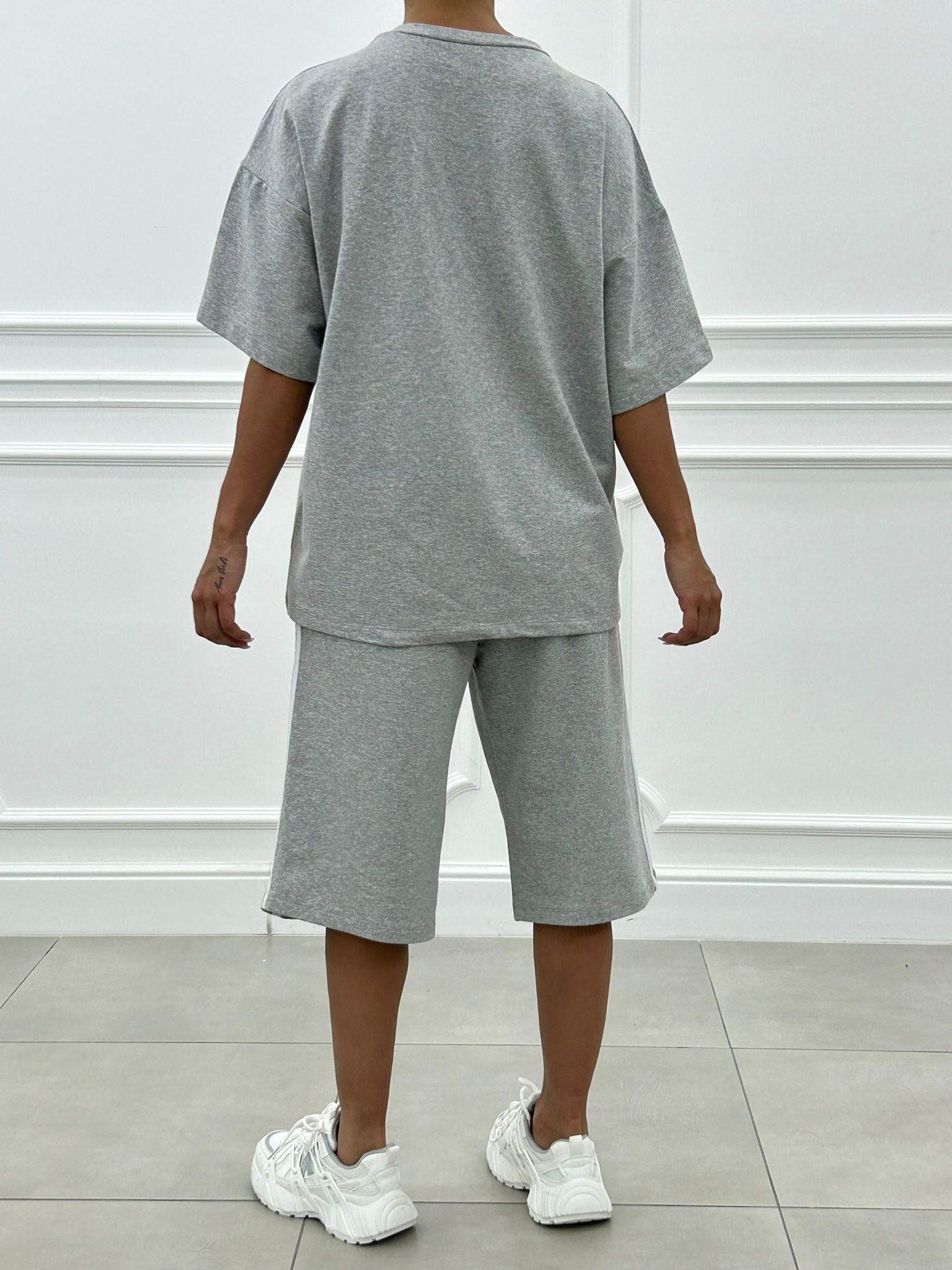 COORD SET BERMUDA E T-SHIRT NEW SS25