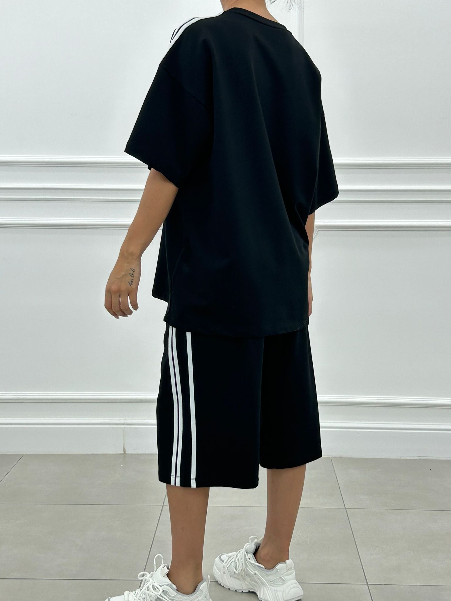 COORD SET BERMUDA E T-SHIRT NEW SS25