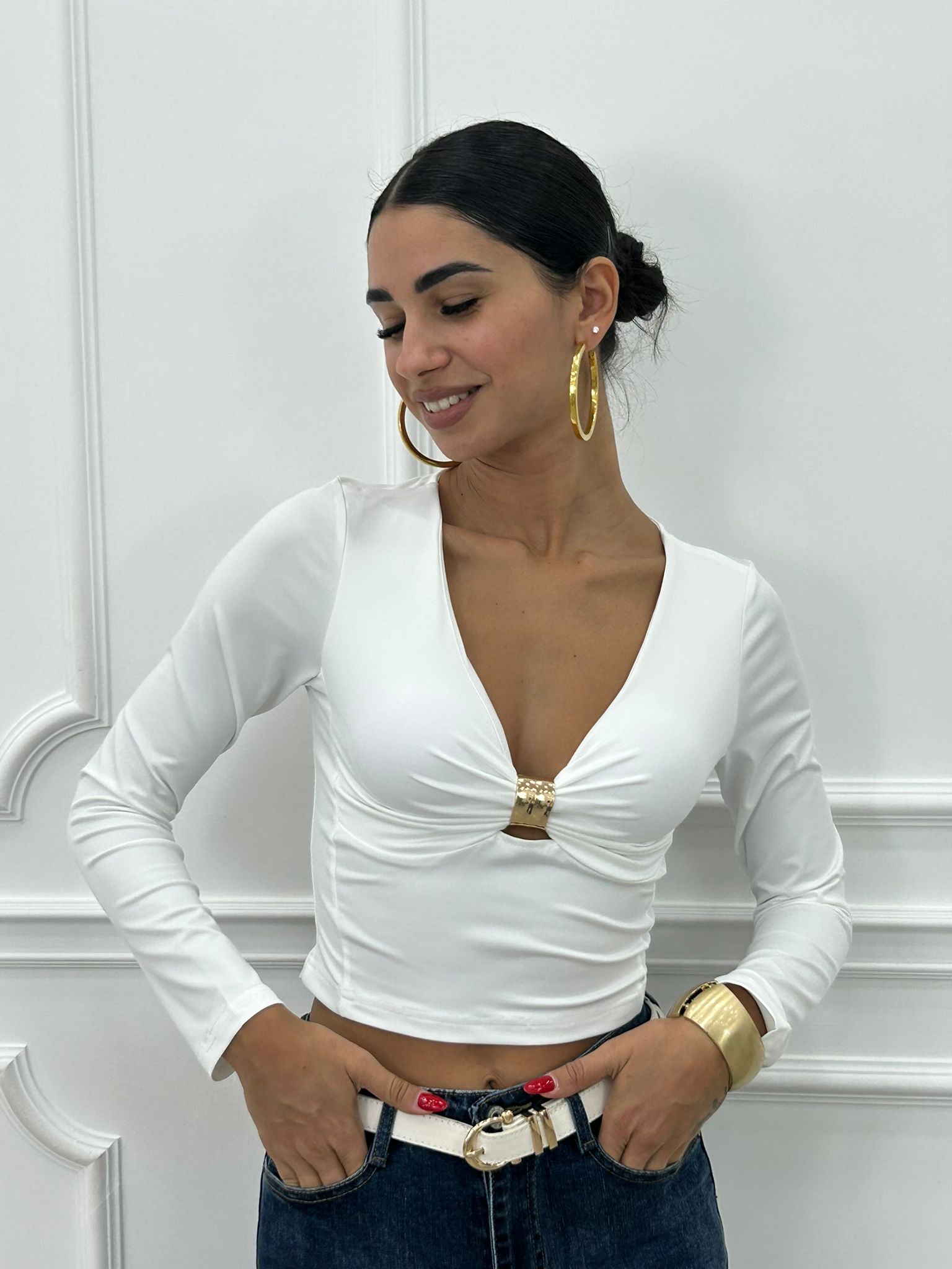 MAGLIA CON DETTAGLIO ORO NEW AI26