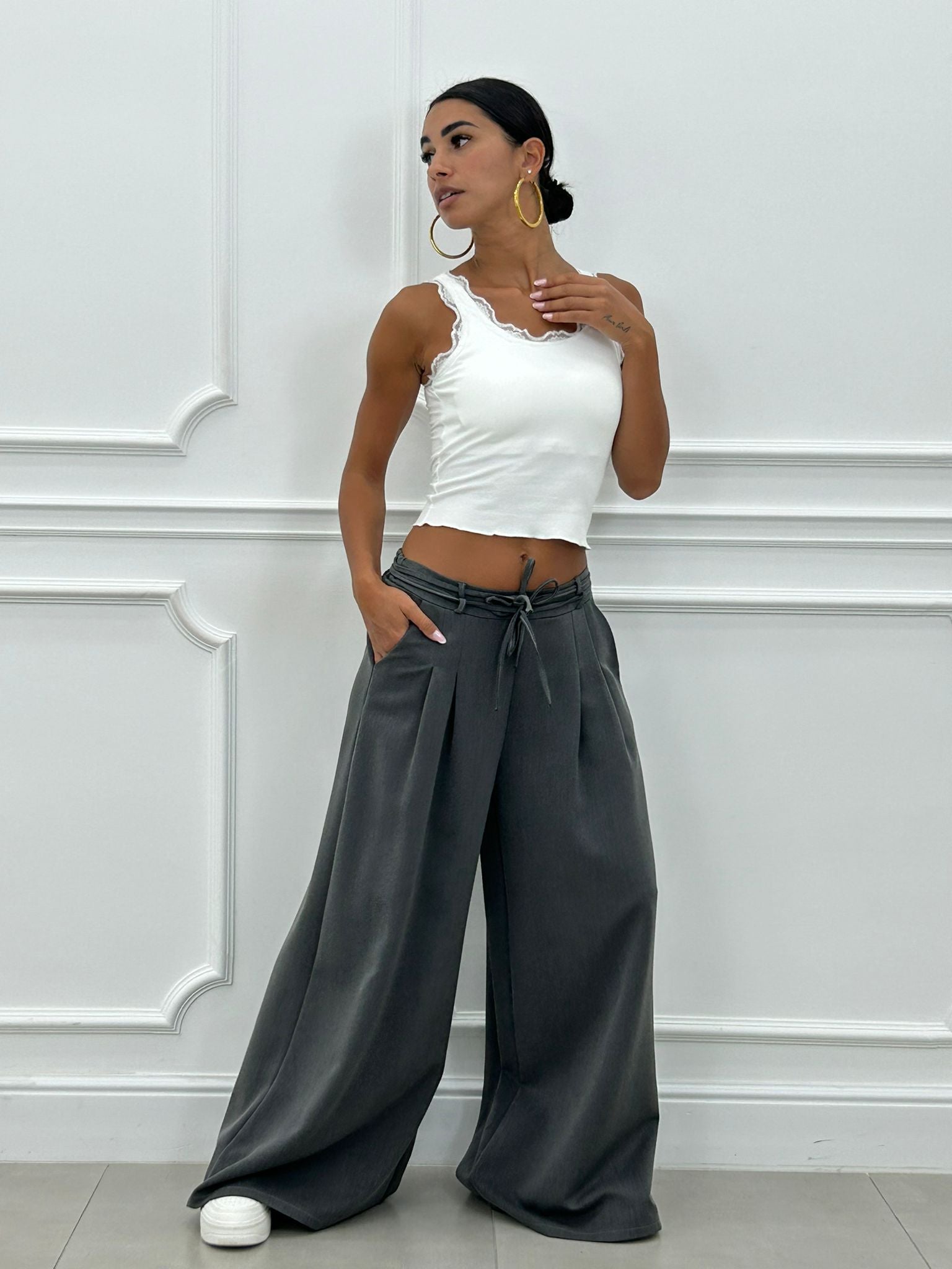 PANTALONE CON PINCES E DOPPIO FIOCCO NEW AI26