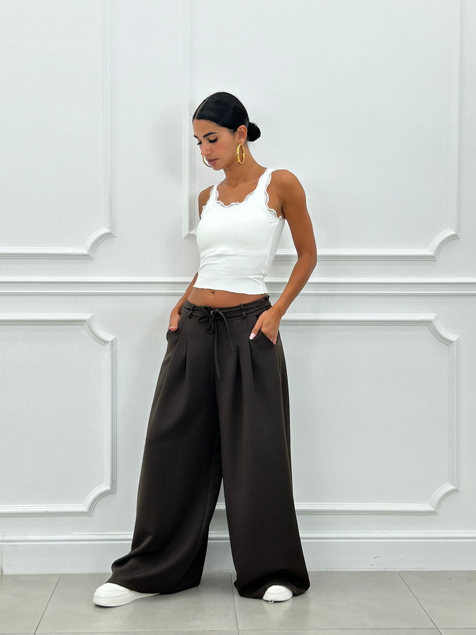116205-PANTALONE-CON-PINCES-E-DOPPIO-FIOCCO-NEW-AI26-PANTALONE-CON-PINCES-E-DOPPIO-FIOCCO-NEW-AI26.jpg