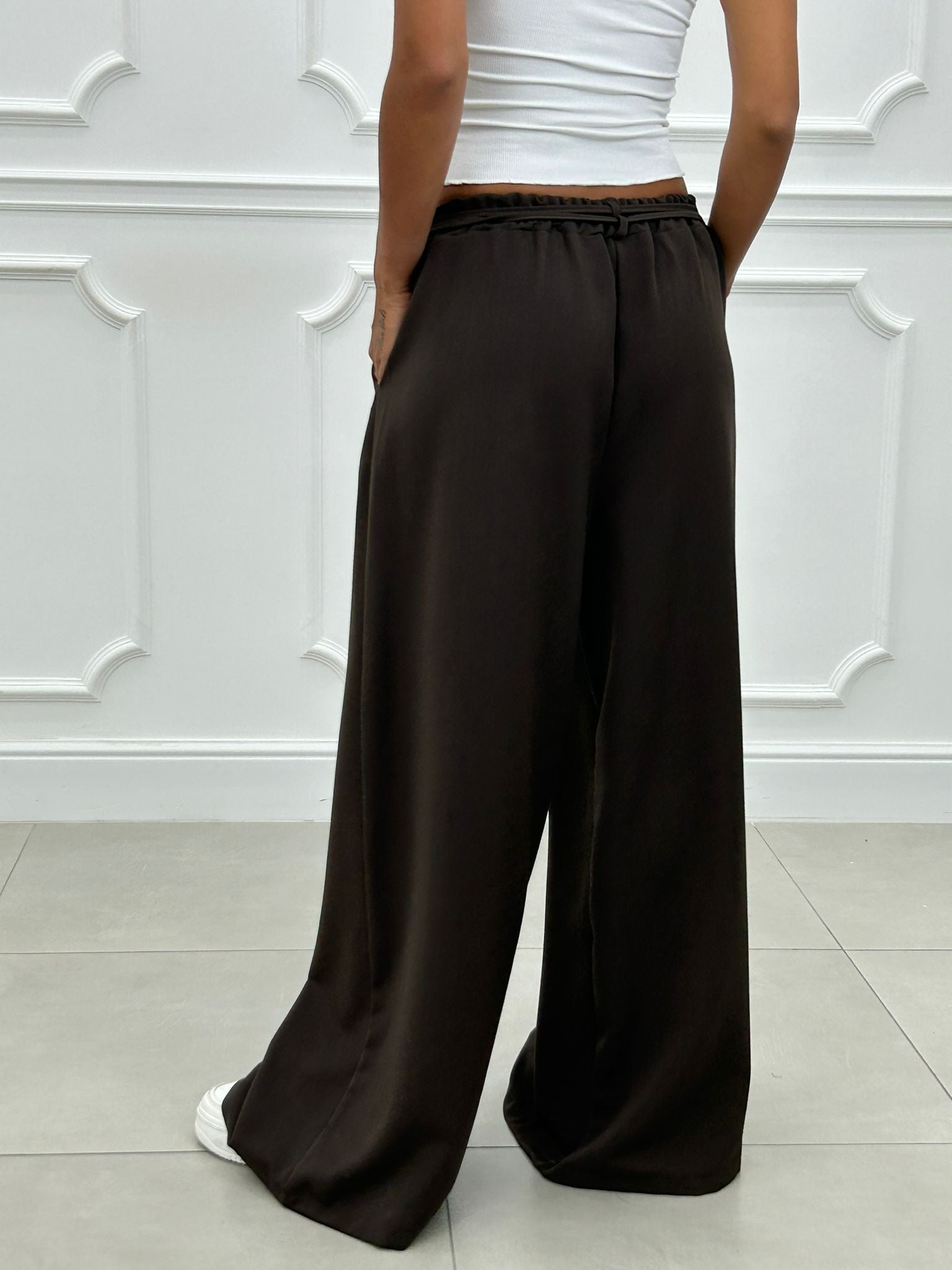 PANTALONE CON PINCES E DOPPIO FIOCCO NEW AI26