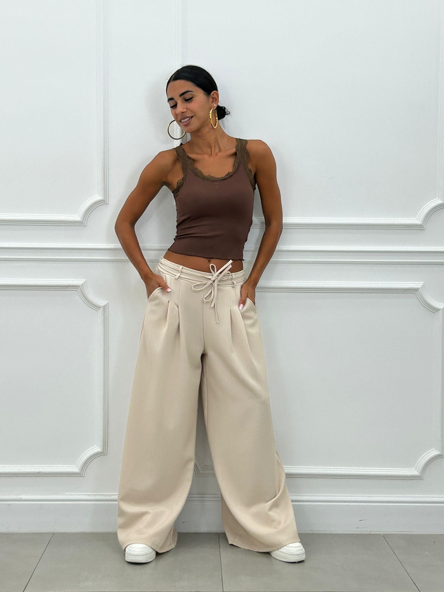 PANTALONE CON PINCES E DOPPIO FIOCCO NEW AI26