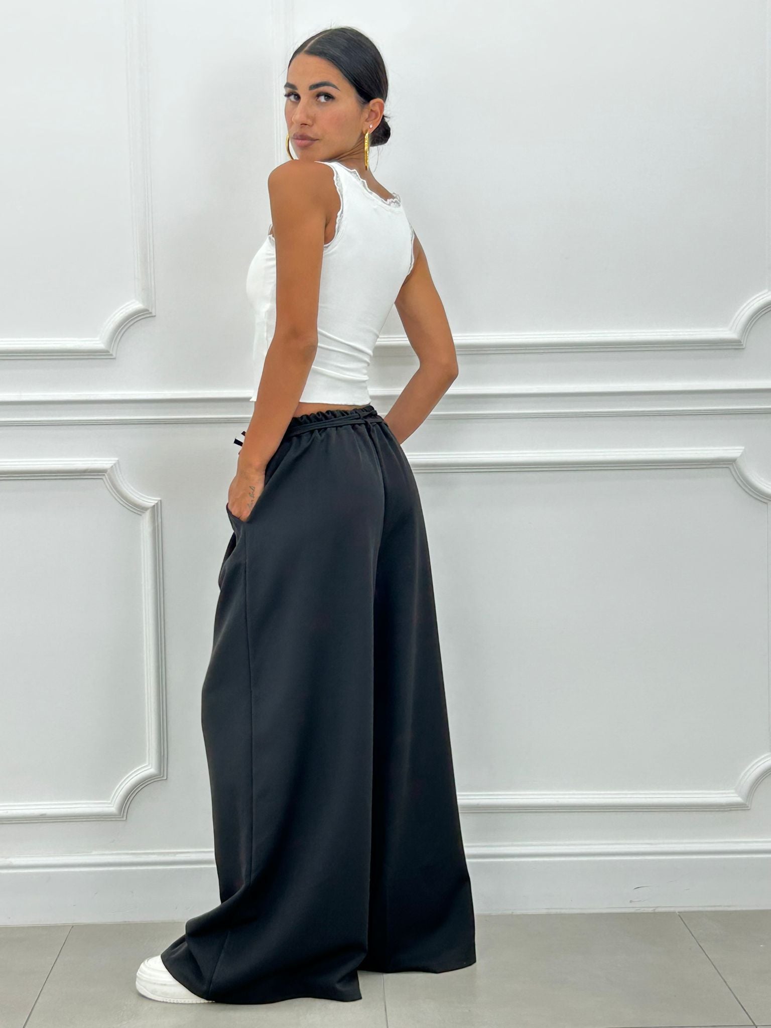PANTALONE CON PINCES E DOPPIO FIOCCO NEW AI26