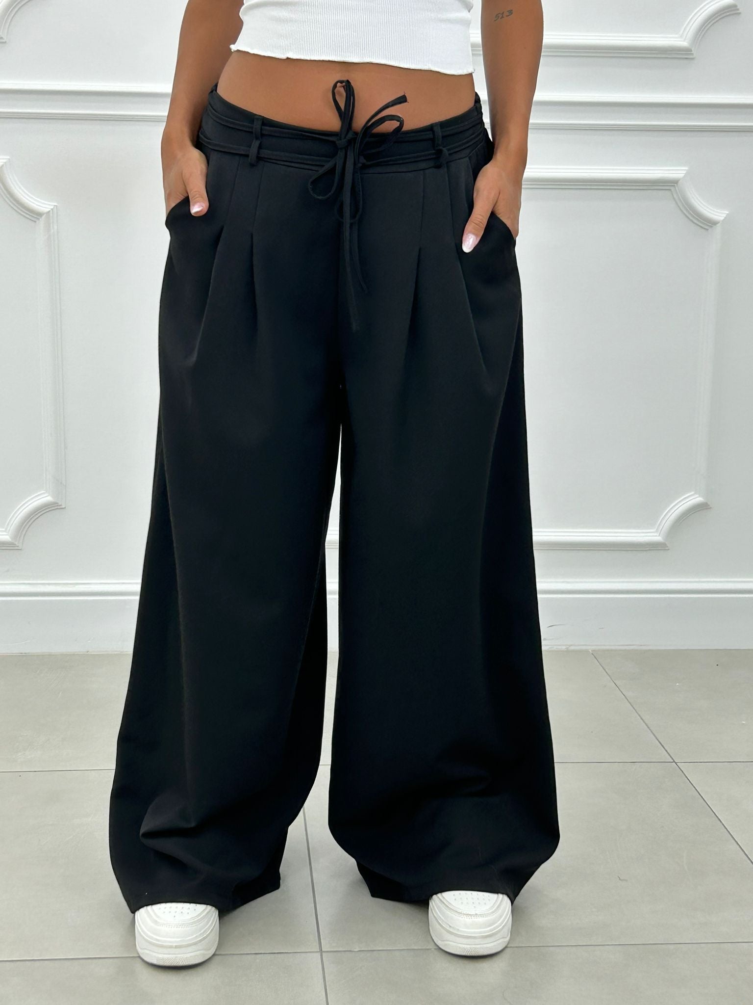 PANTALONE CON PINCES E DOPPIO FIOCCO NEW AI26