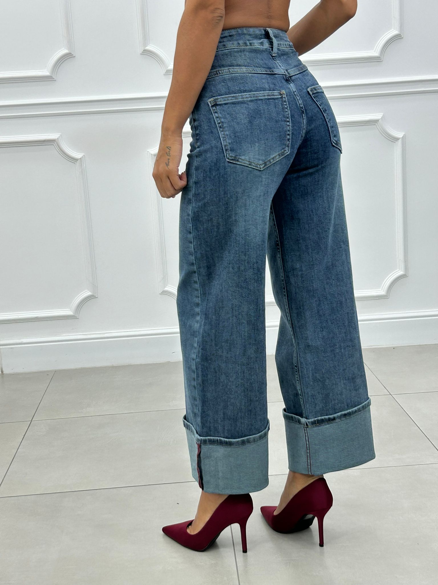 JEANS BAGGY CON RISVOLTO AI26
