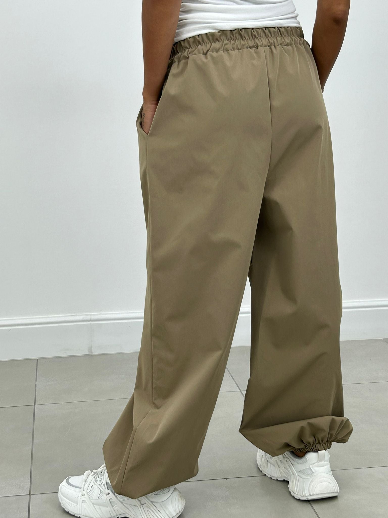 PARACHUTE PANTS NEW AI26