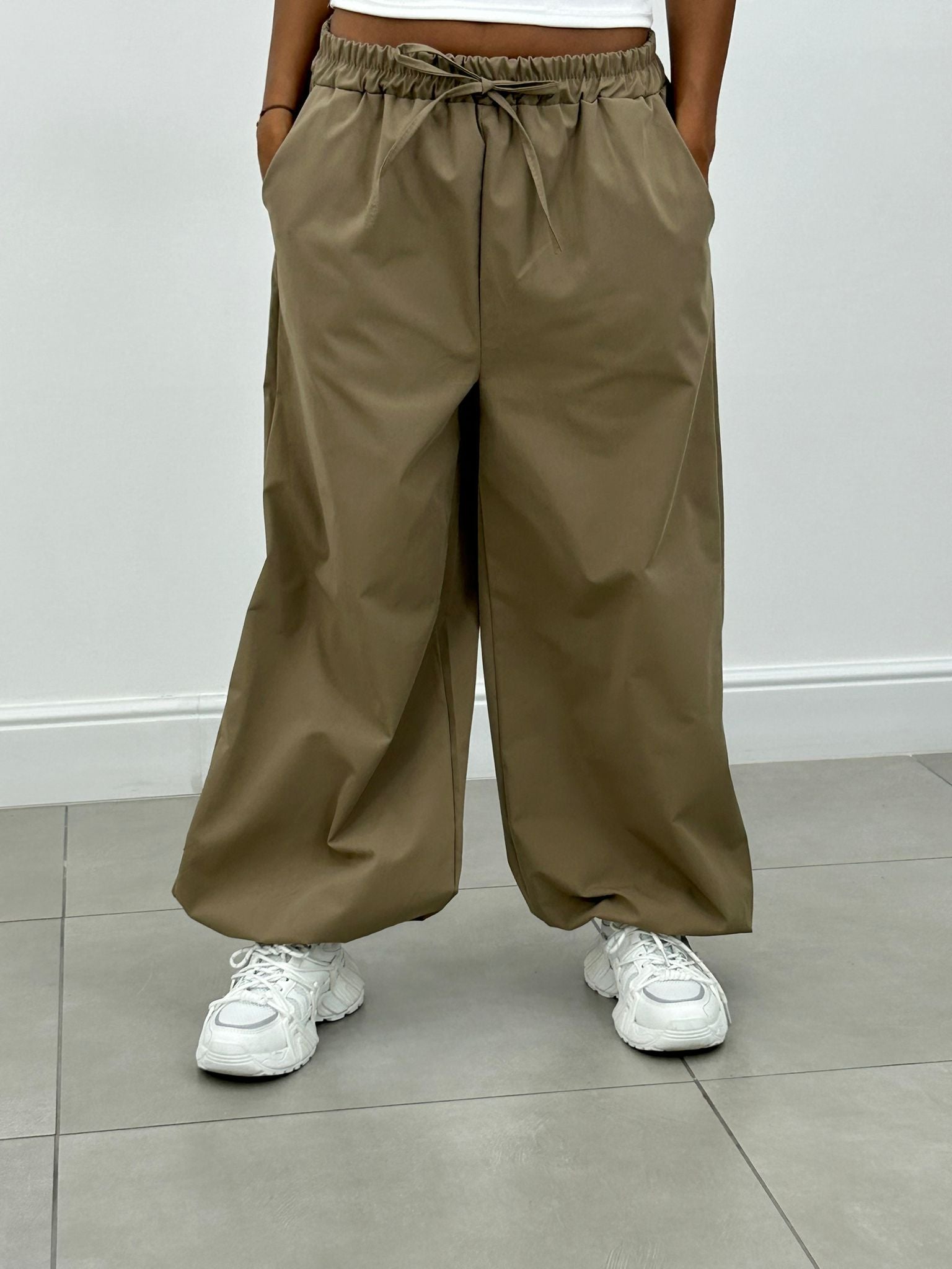 PARACHUTE PANTS NEW AI26