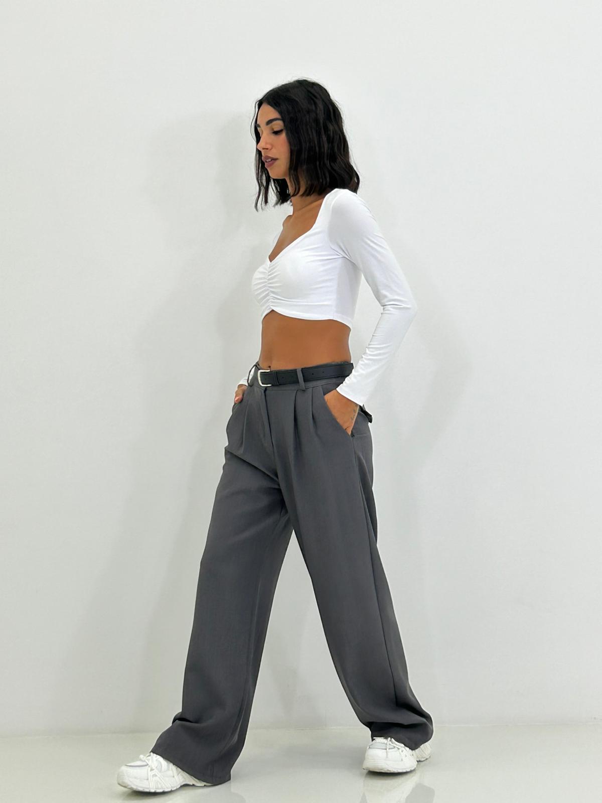 PANTALONE CON PINCES E CINTURA NEW AI26