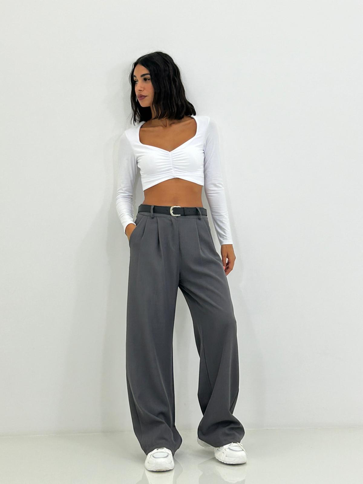 PANTALONE CON PINCES E CINTURA NEW AI26