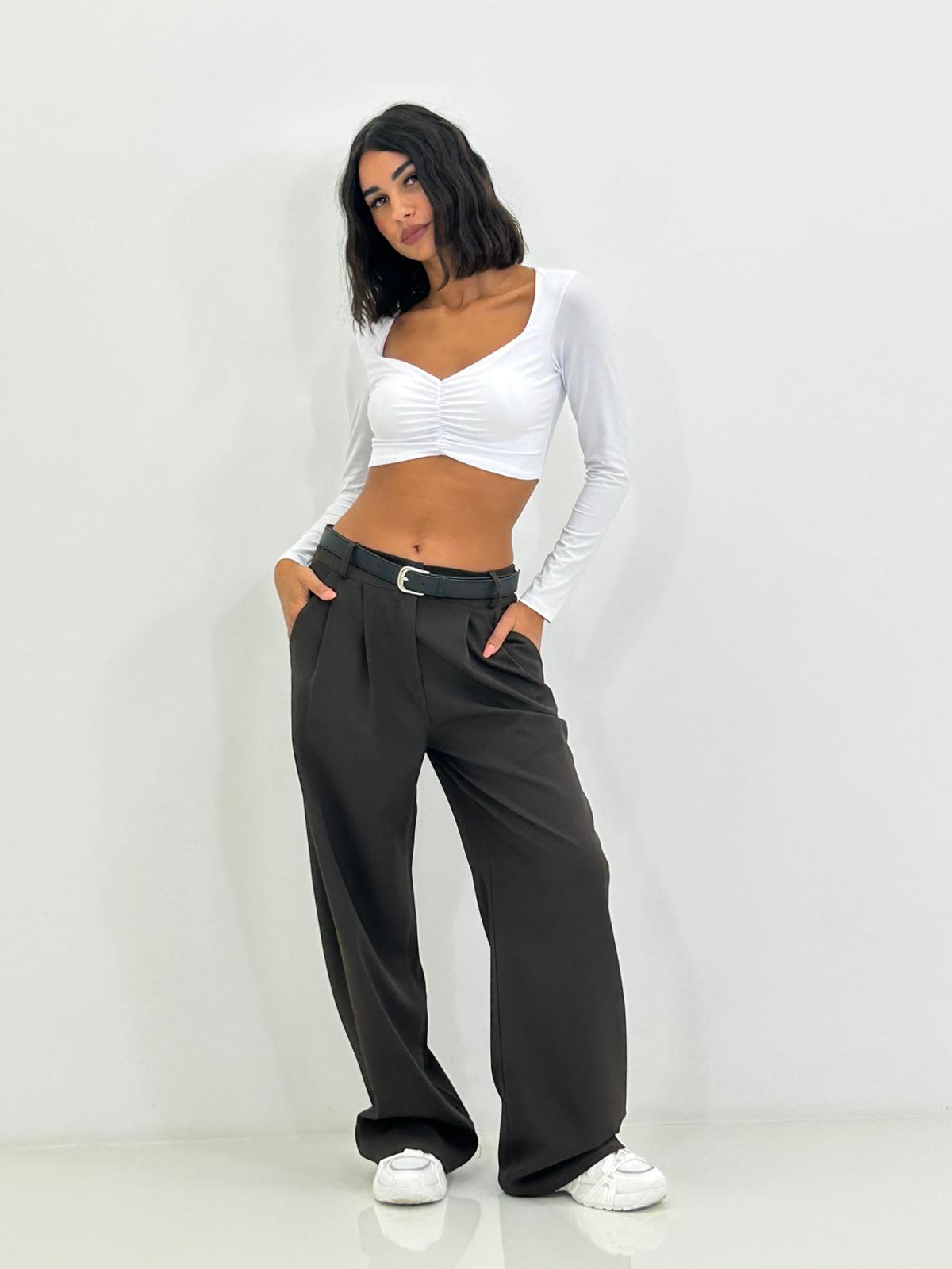 PANTALONE CON PINCES E CINTURA NEW AI26