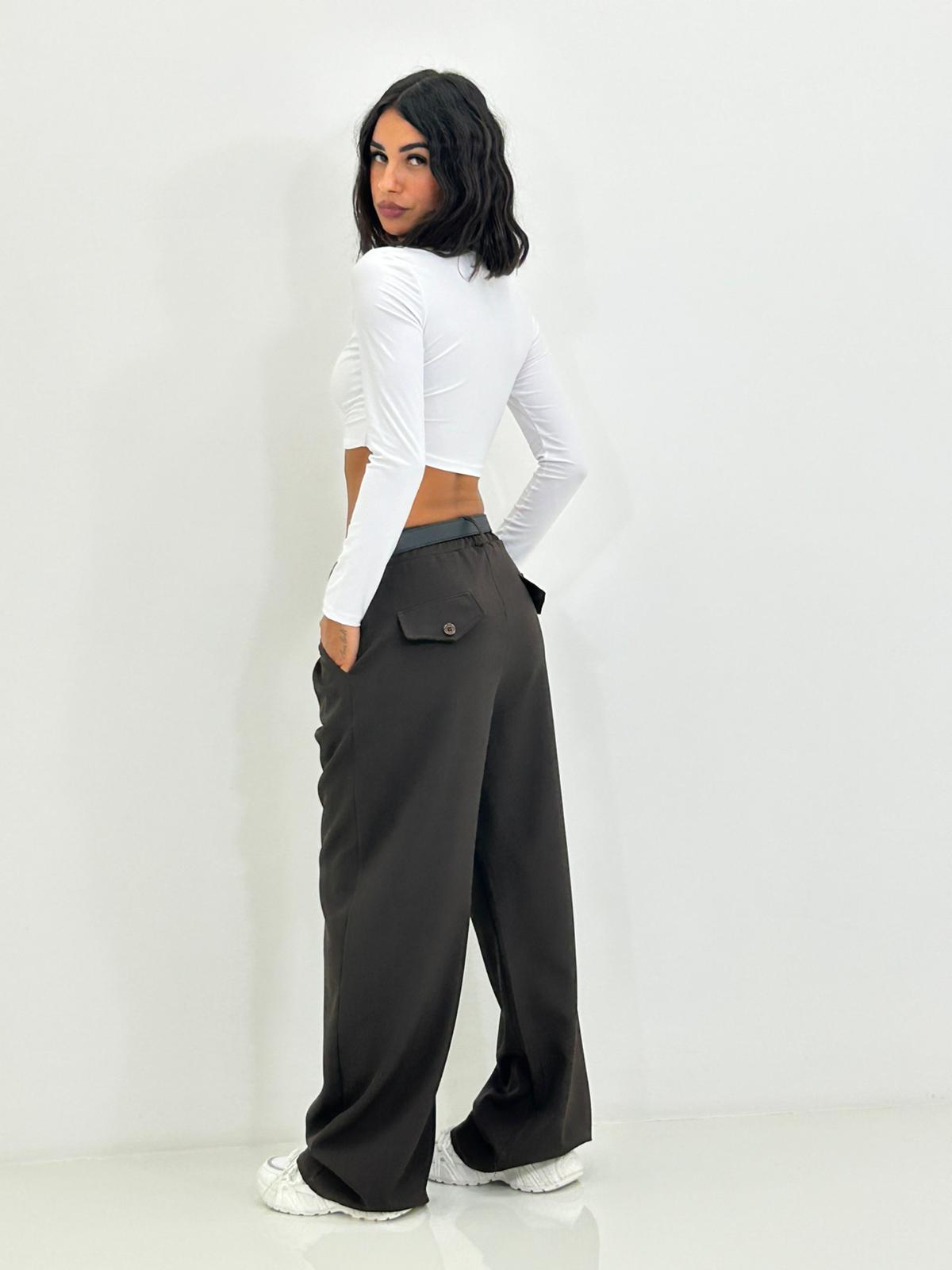 PANTALONE CON PINCES E CINTURA NEW AI26