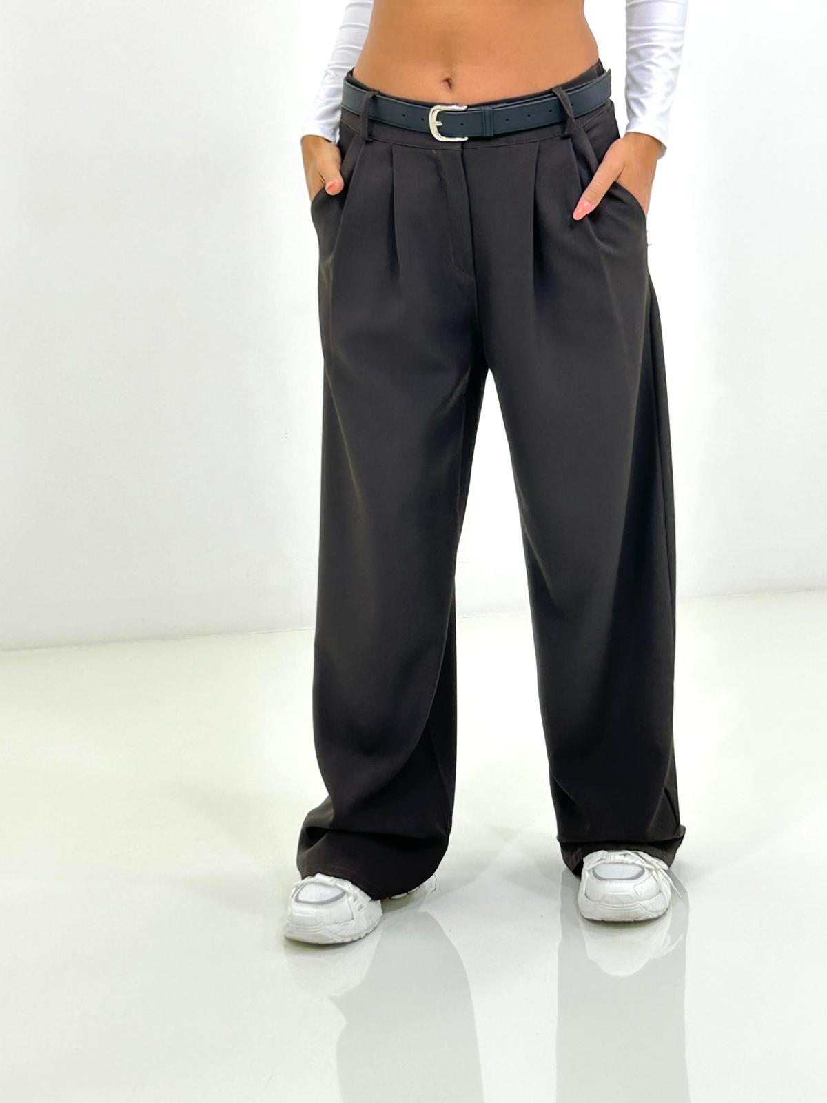 PANTALONE CON PINCES E CINTURA NEW AI26