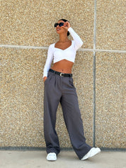 PANTALONE CON PINCES E CINTURA NEW AI26
