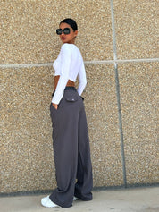 PANTALONE CON PINCES E CINTURA NEW AI26
