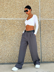 PANTALONE CON PINCES E CINTURA NEW AI26