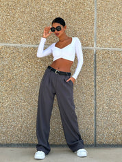 PANTALONE CON PINCES E CINTURA NEW AI26