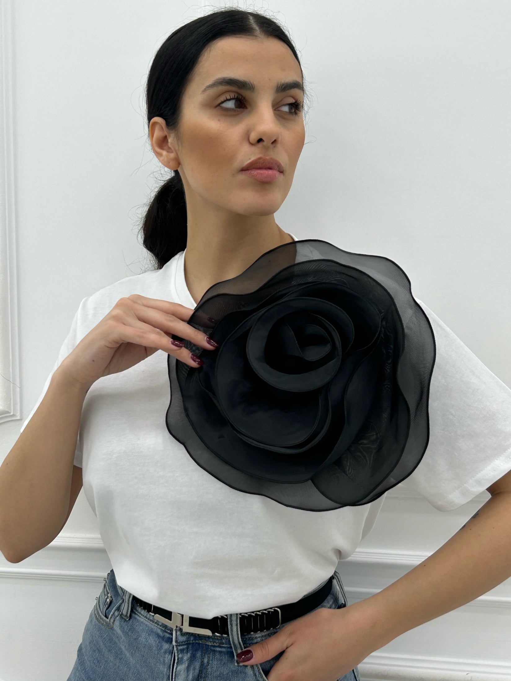 T-SHIRT CON ROSA IN TULLE NEW COLLECTION