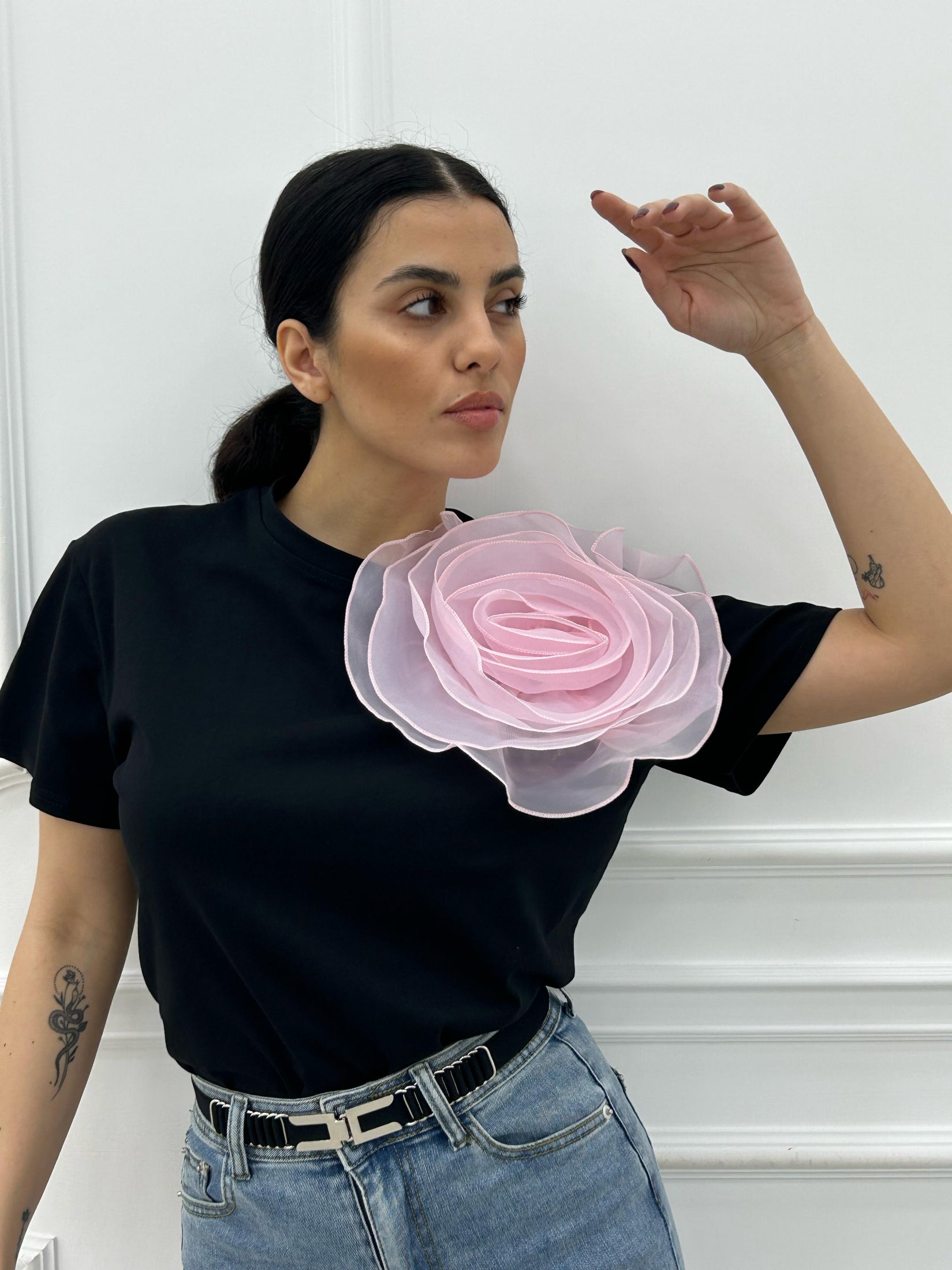 T-SHIRT CON ROSA IN TULLE NEW COLLECTION