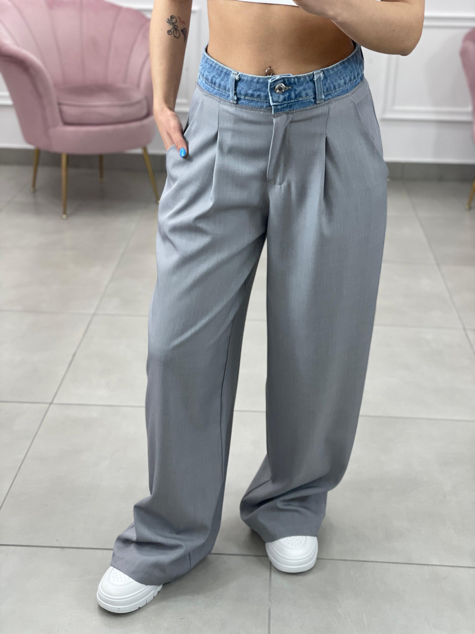 PANTALONE CON PINCES BUSTINO JEANS NEW COLLECTION