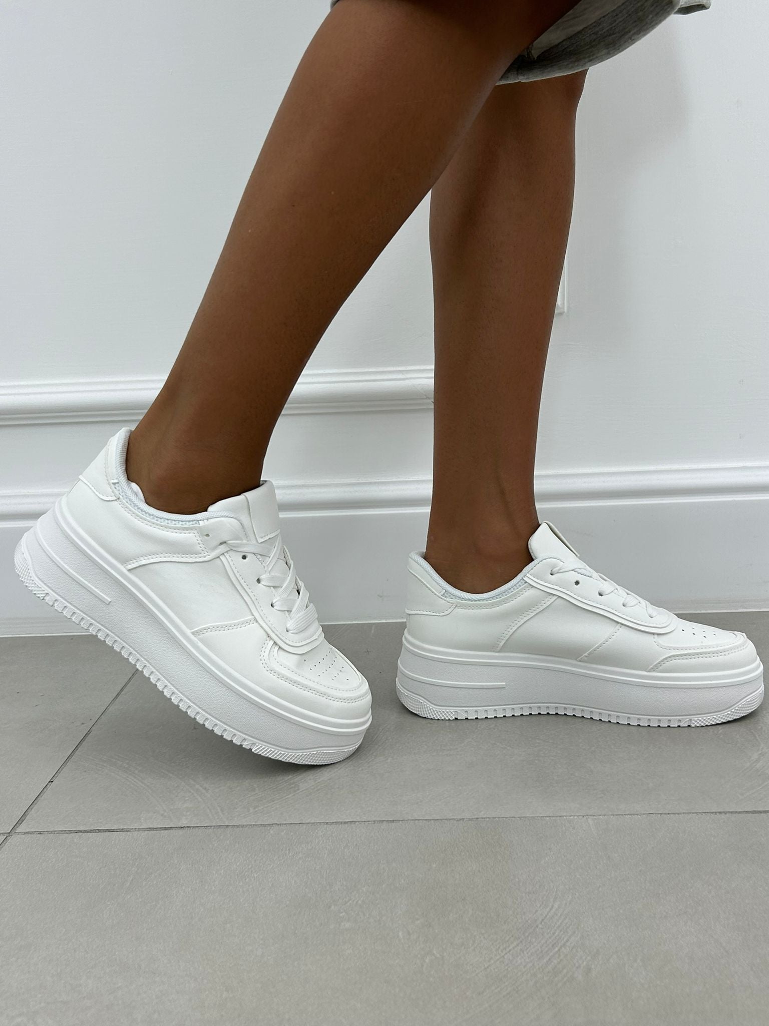 SNEAKERS TOTAL WHITE AUTUMN COLLECTION