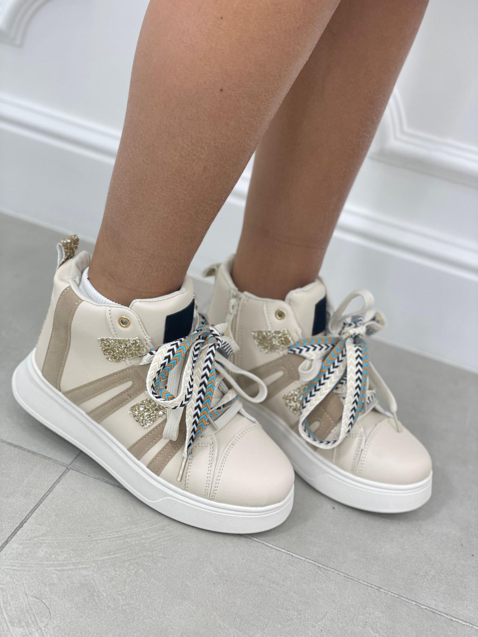 SNEAKERS ALTE CON DOPPIO LACCIO AUTUMN COLLECTION – Josephine Moda