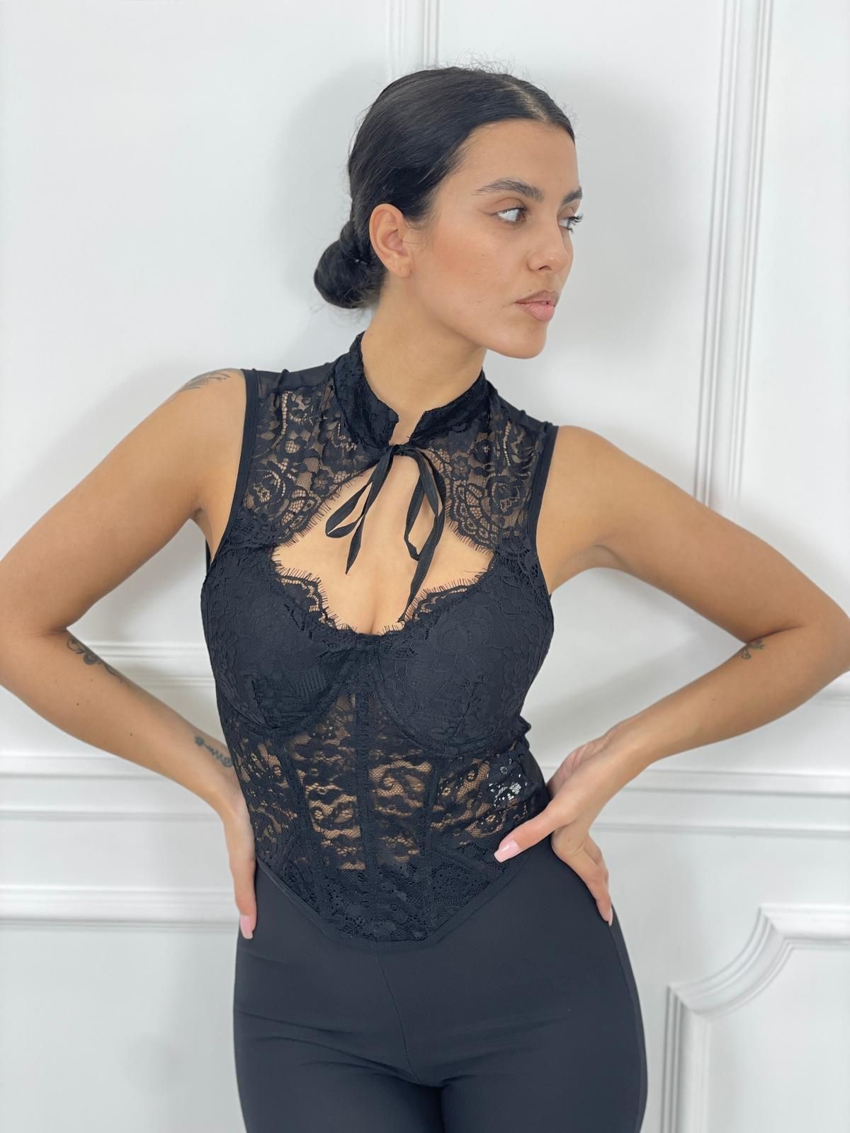 CORSETTO IN PIZZO SCOLLO CUORE  AUTUMN COLLECTION