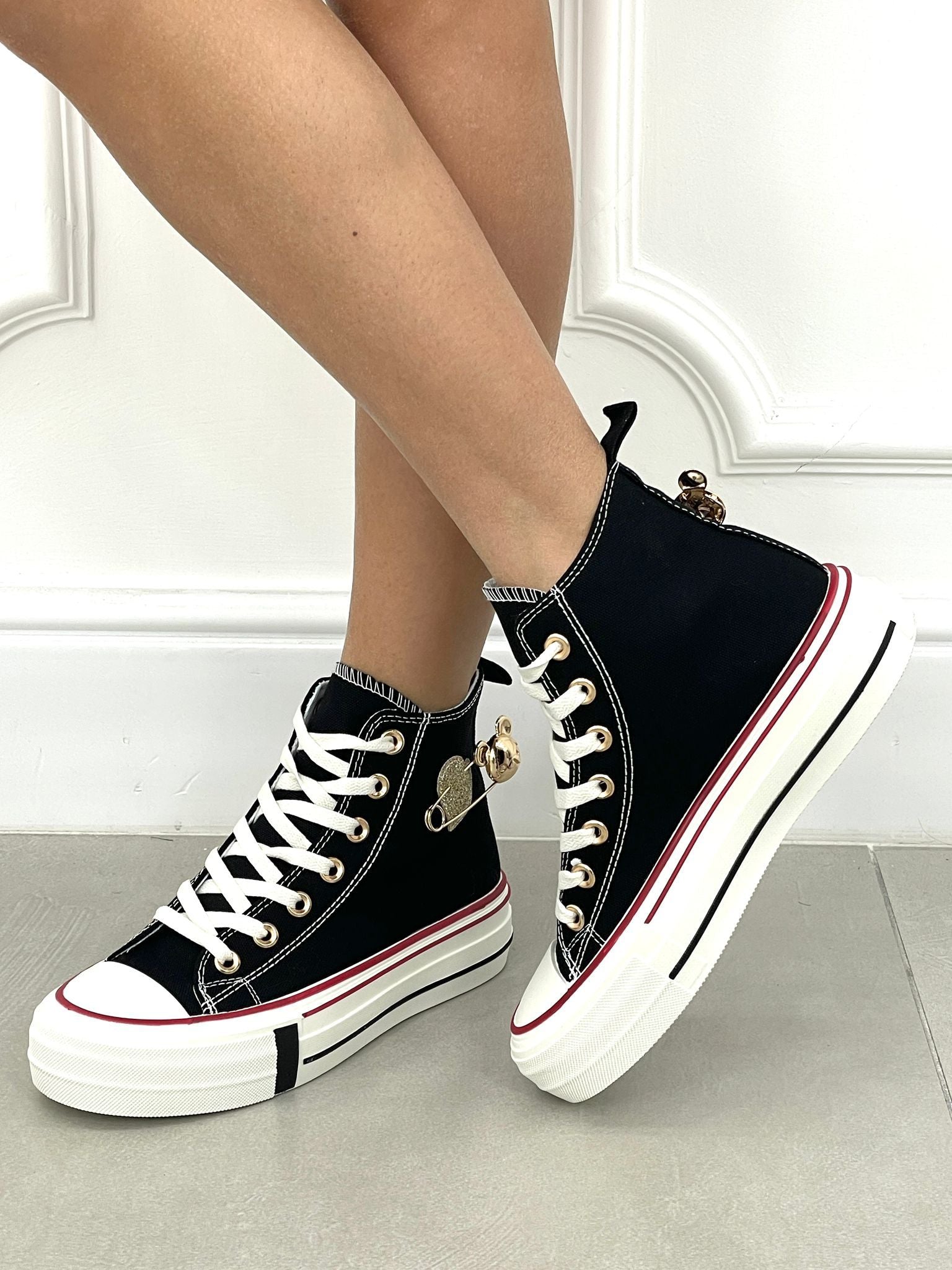 SNEAKERS SUOLA ALTA CON SPILLA