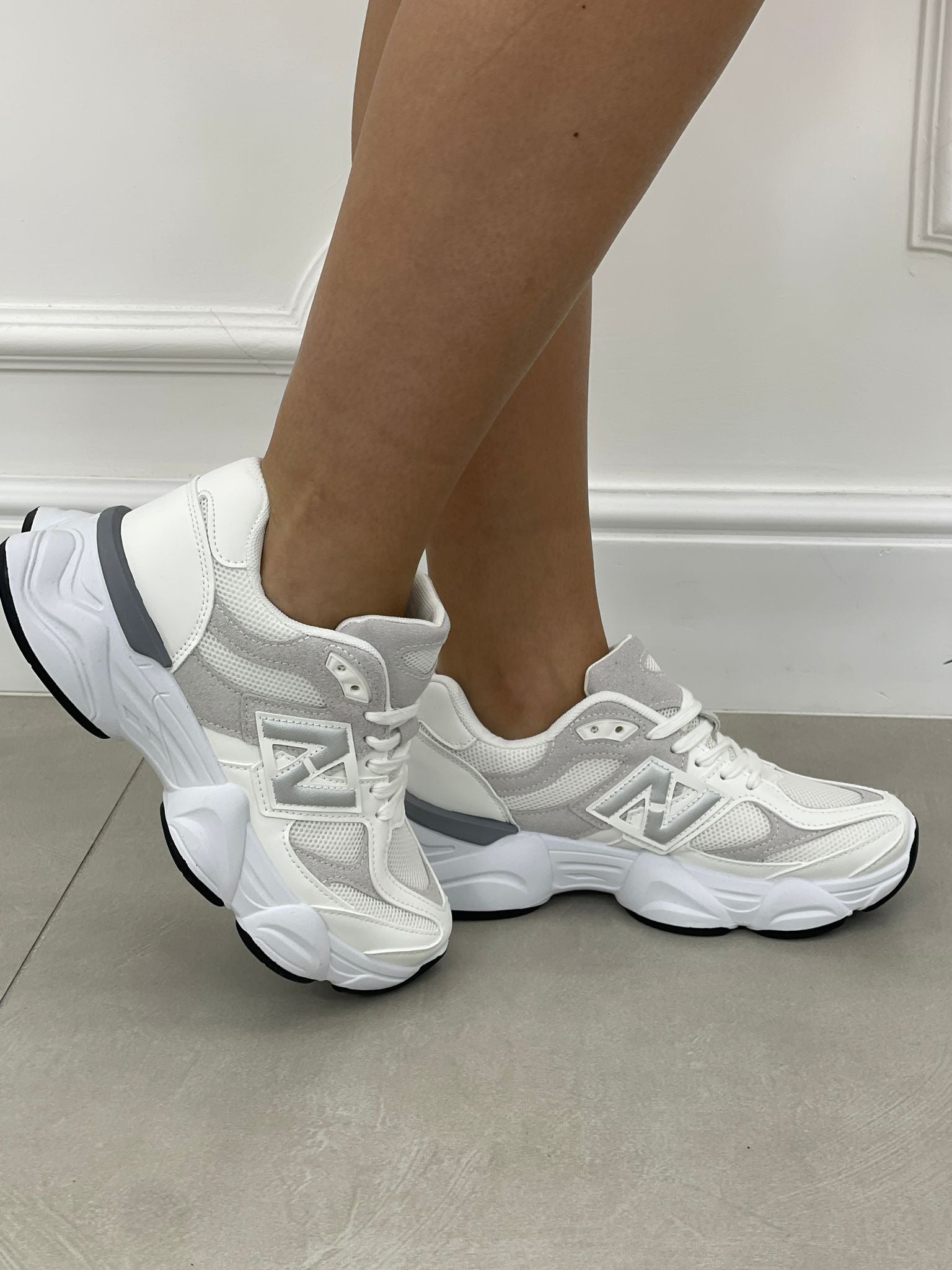 SNEAKERS HIGH SOLE